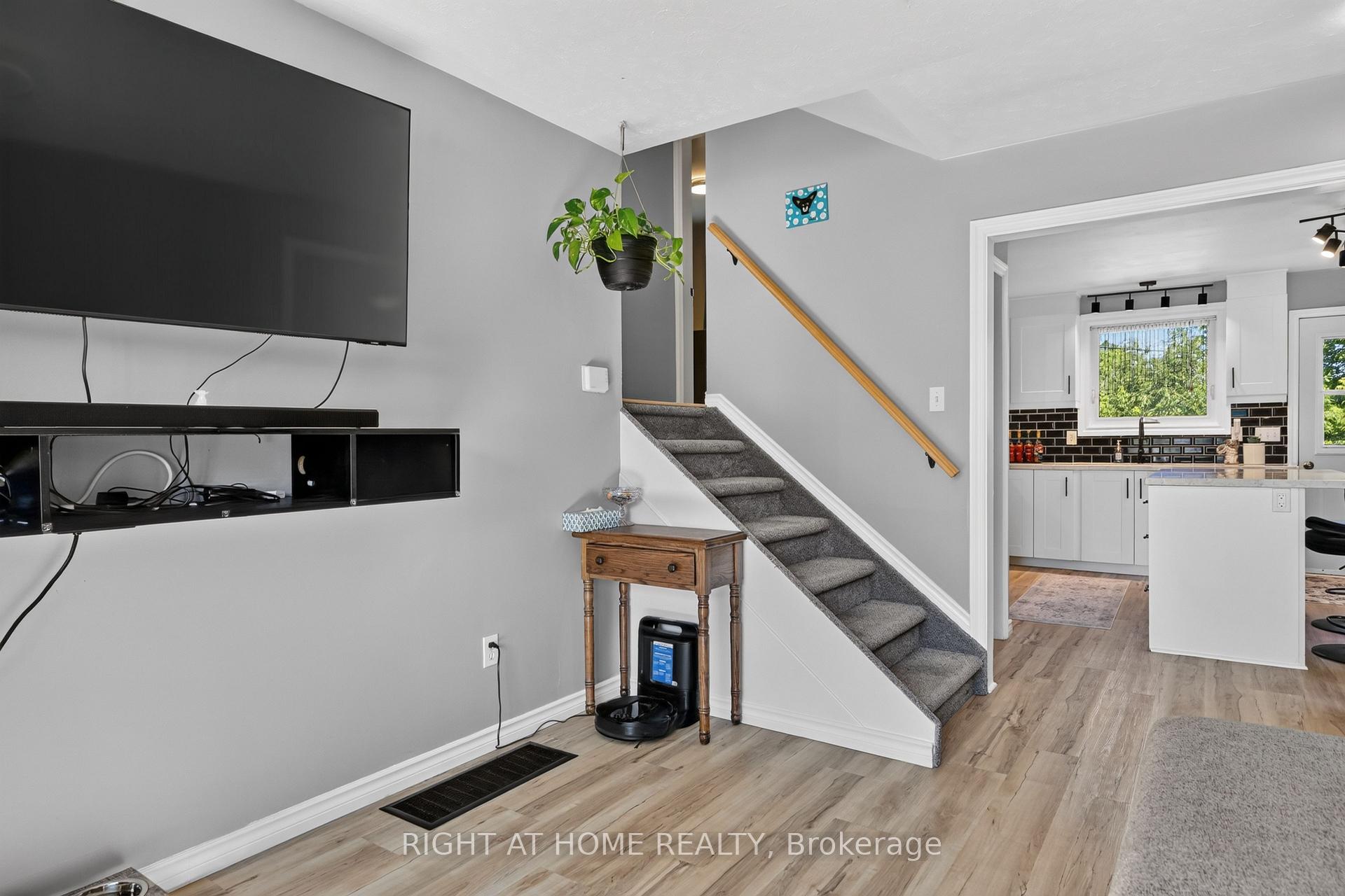 Photo 6 of 541 River Road S, Peterborough, Ashburnham Ward 4 — HOMEH
