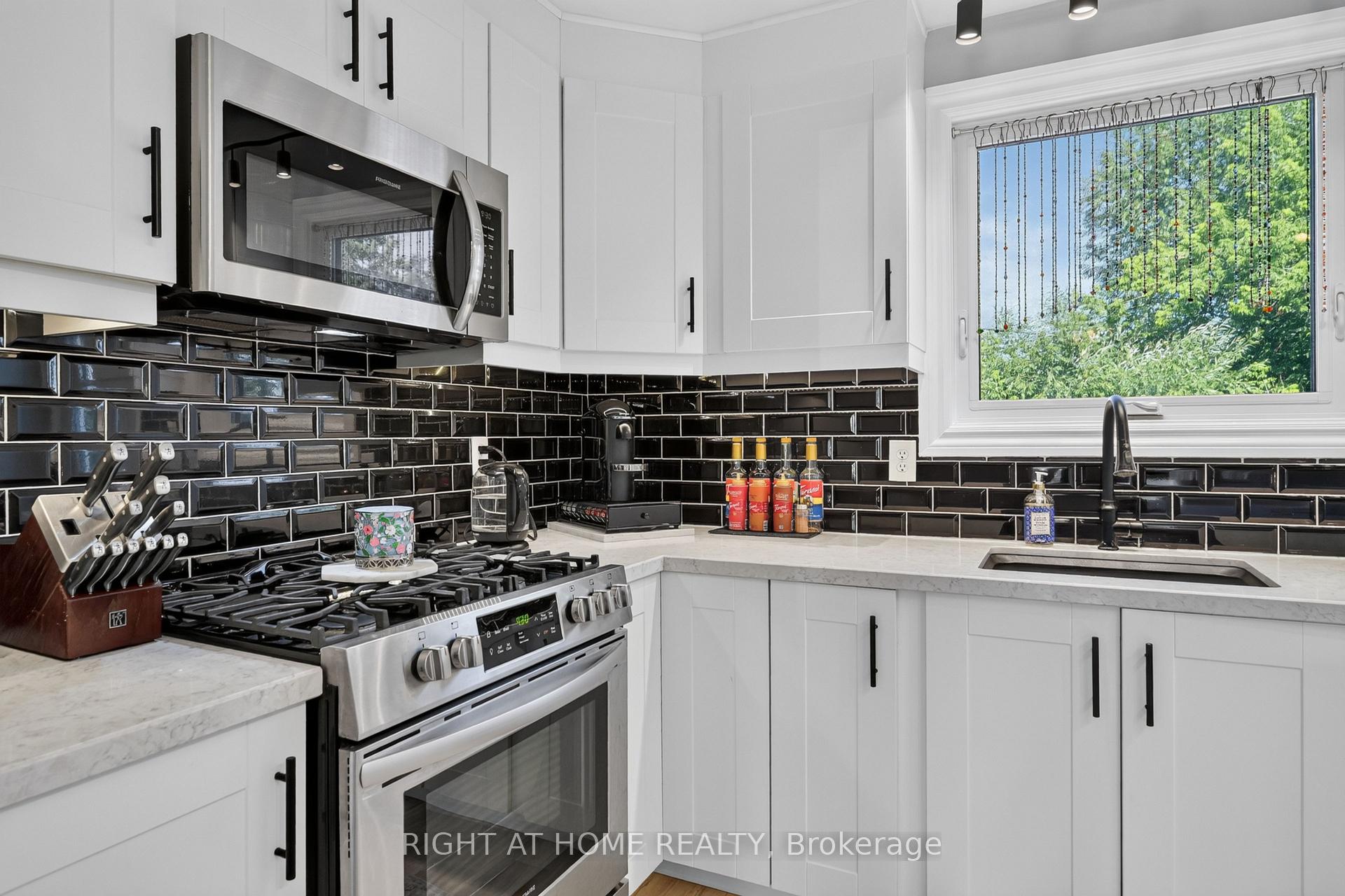Photo 8 of 541 River Road S, Peterborough, Ashburnham Ward 4 — HOMEH