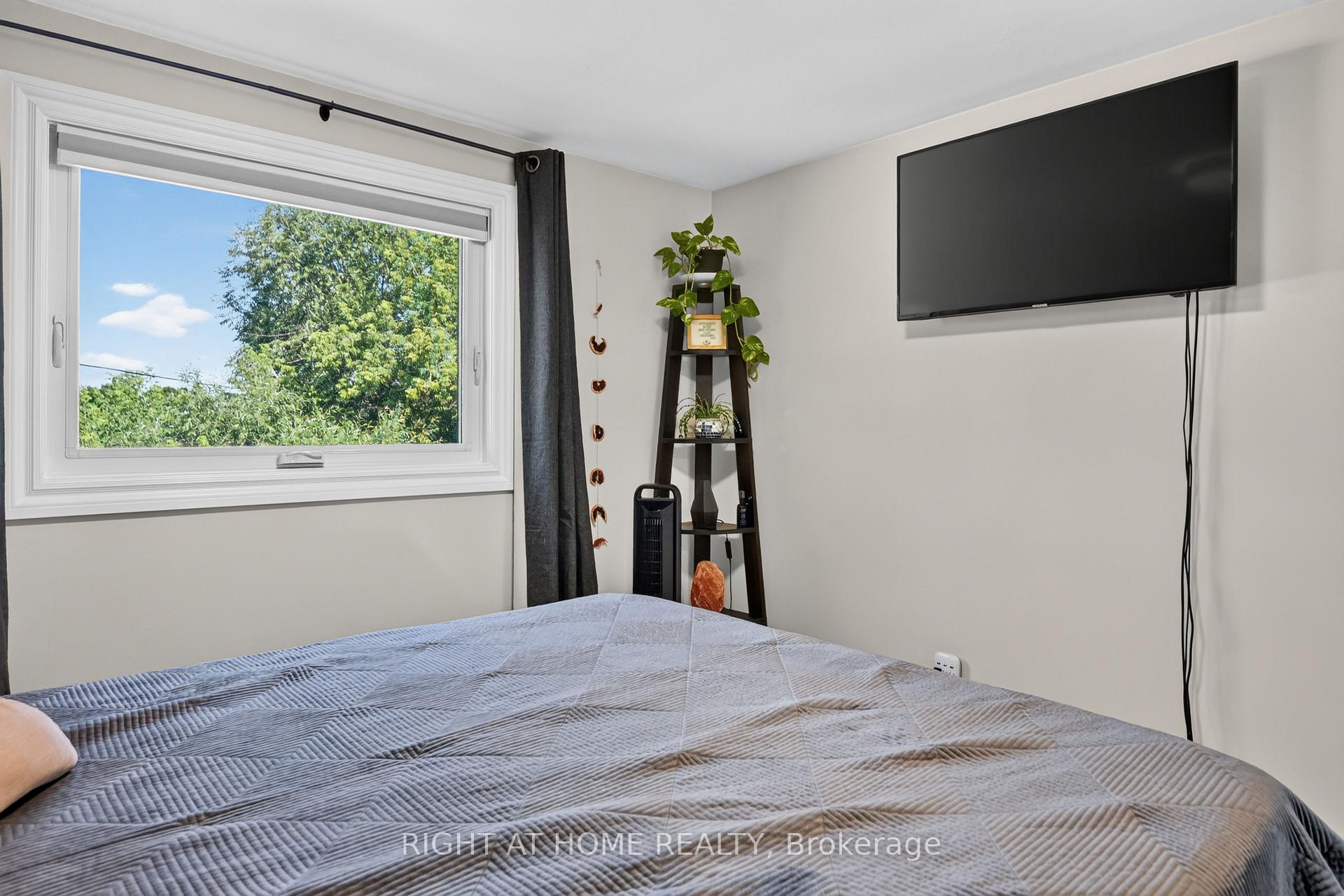 Photo 12 of 541 River Road S, Peterborough, Ashburnham Ward 4 — HOMEH