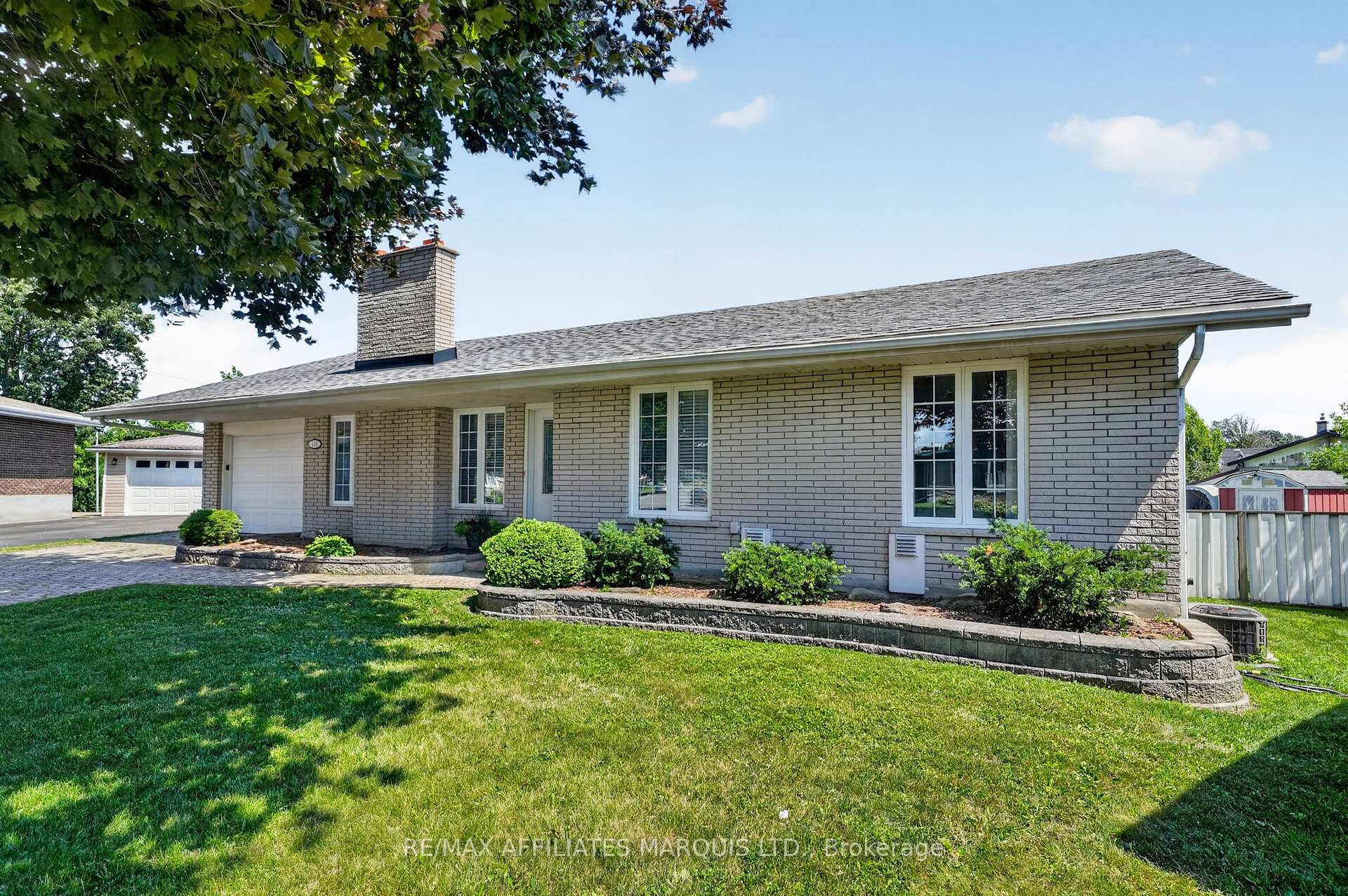 Photo 3 of 408 Bellevue Crescent, Cornwall, Cornwall — HOMEH
