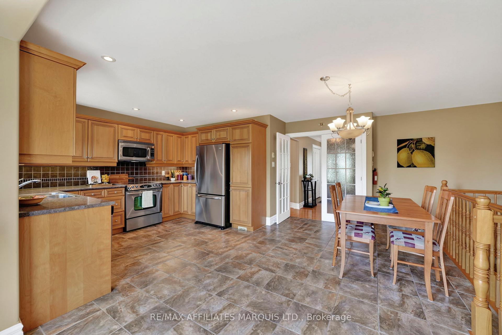 Photo 11 of 408 Bellevue Crescent, Cornwall, Cornwall — HOMEH