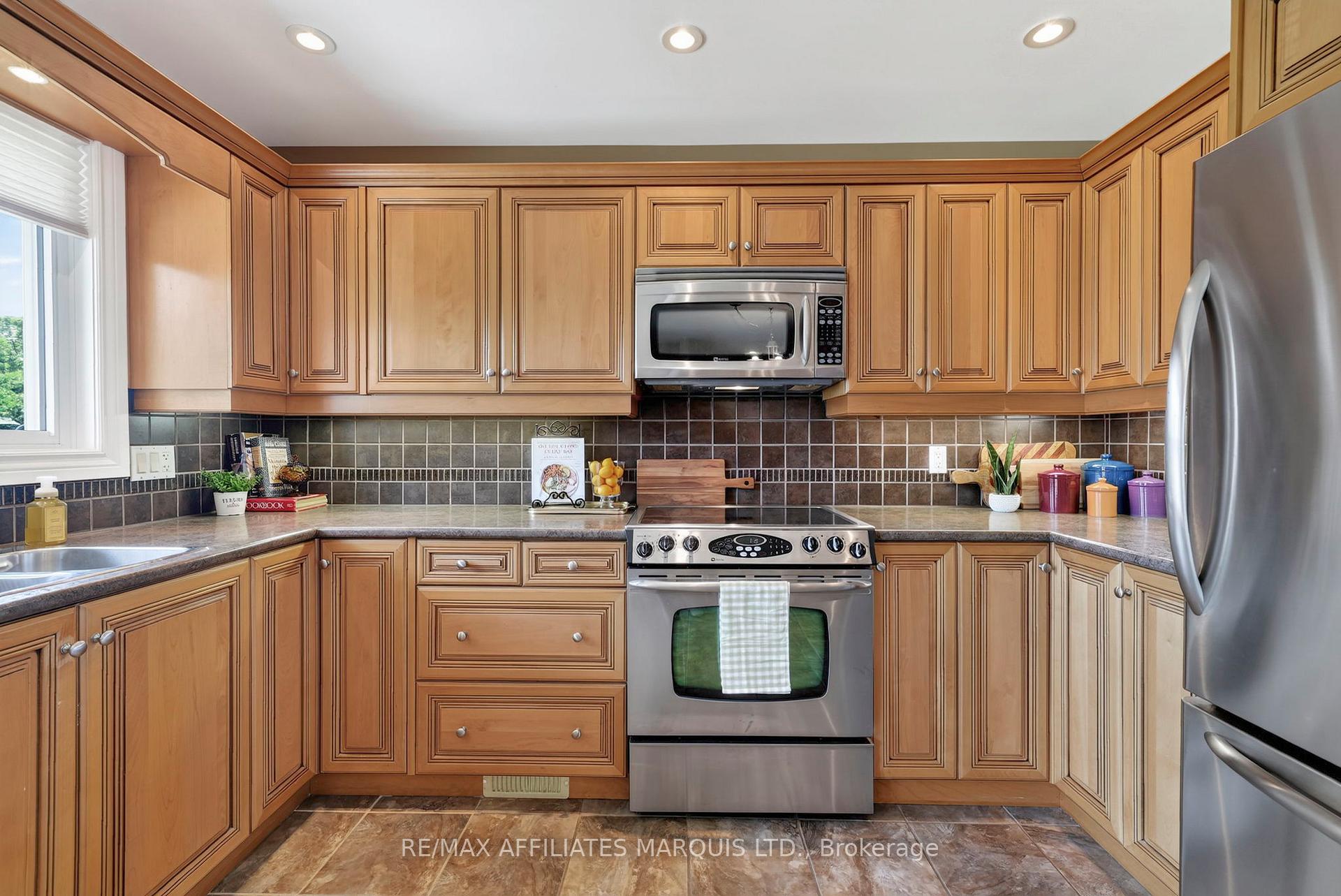 Photo 13 of 408 Bellevue Crescent, Cornwall, Cornwall — HOMEH