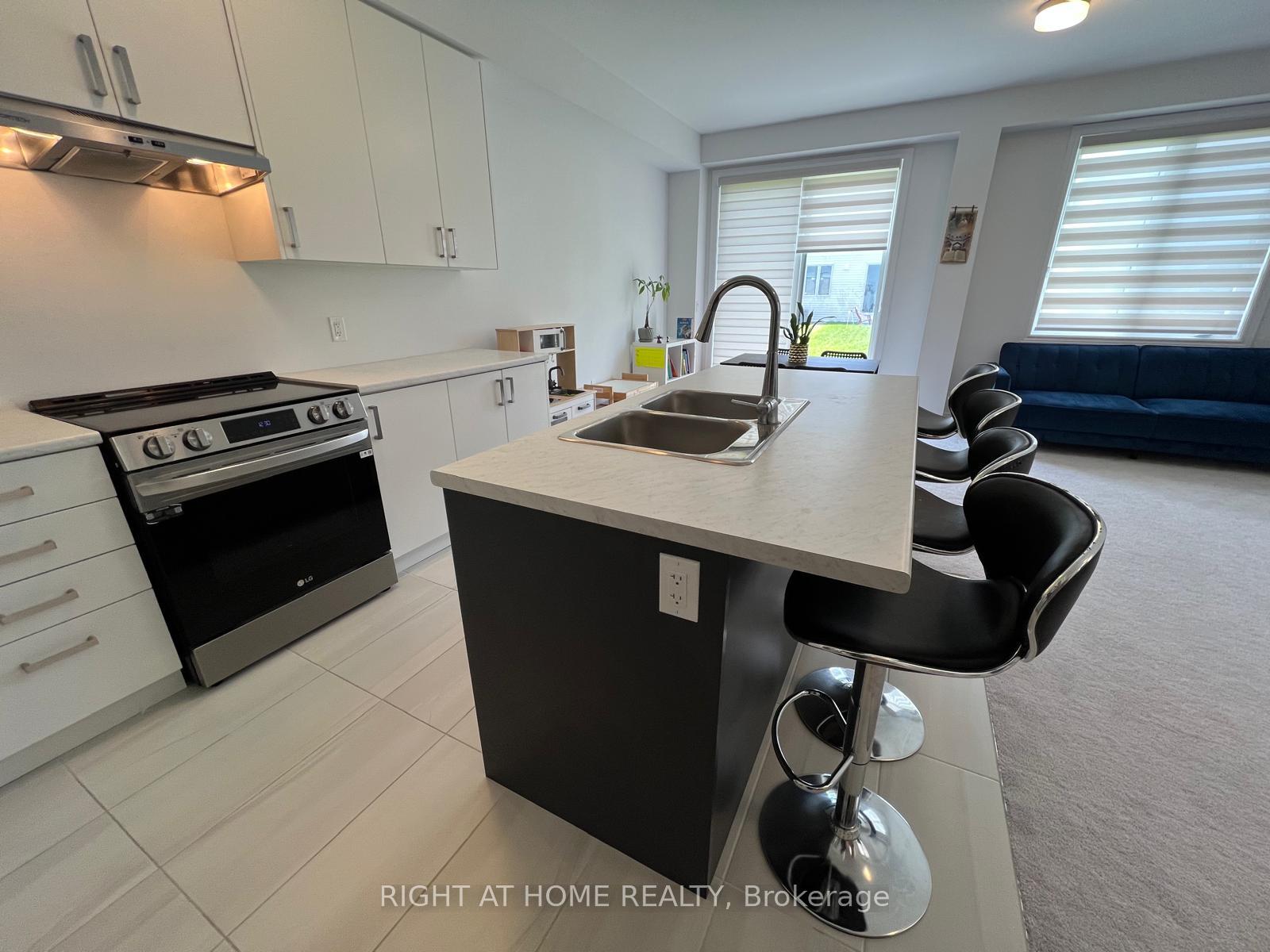 Photo 6 of 44 Gauley Drive, Centre Wellington, Fergus — HOMEH