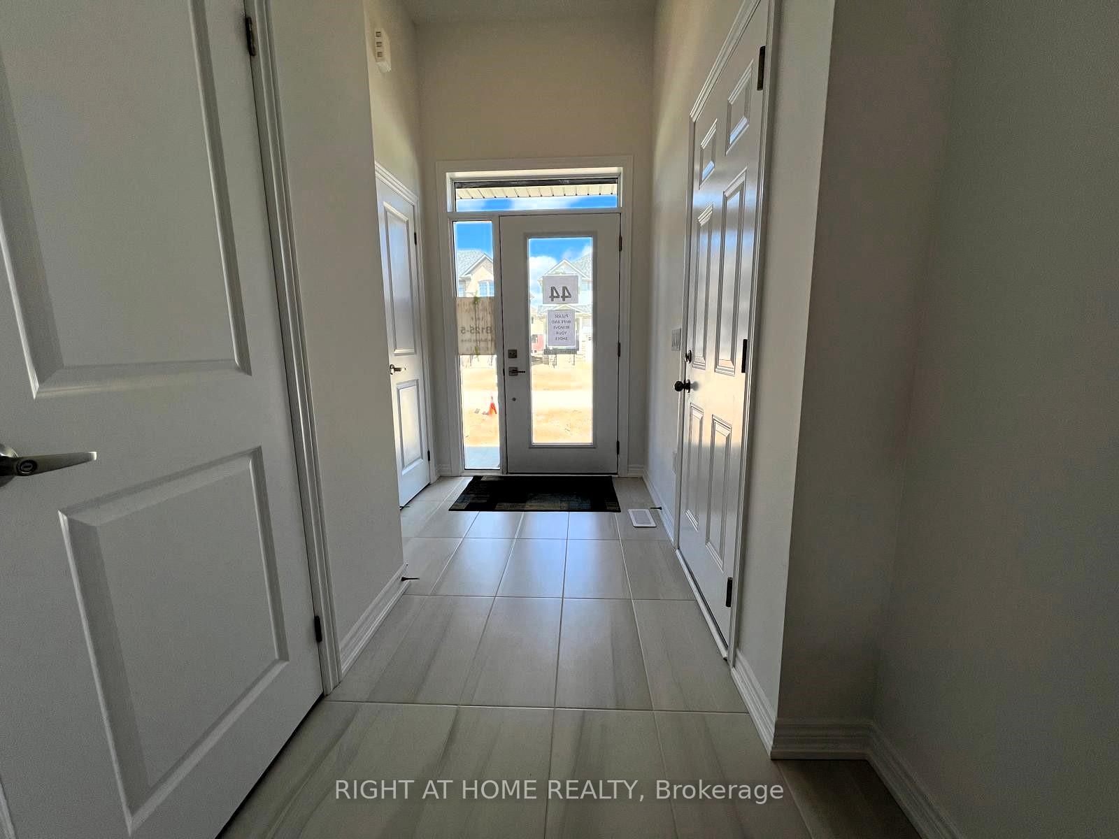 Photo 12 of 44 Gauley Drive, Centre Wellington, Fergus — HOMEH