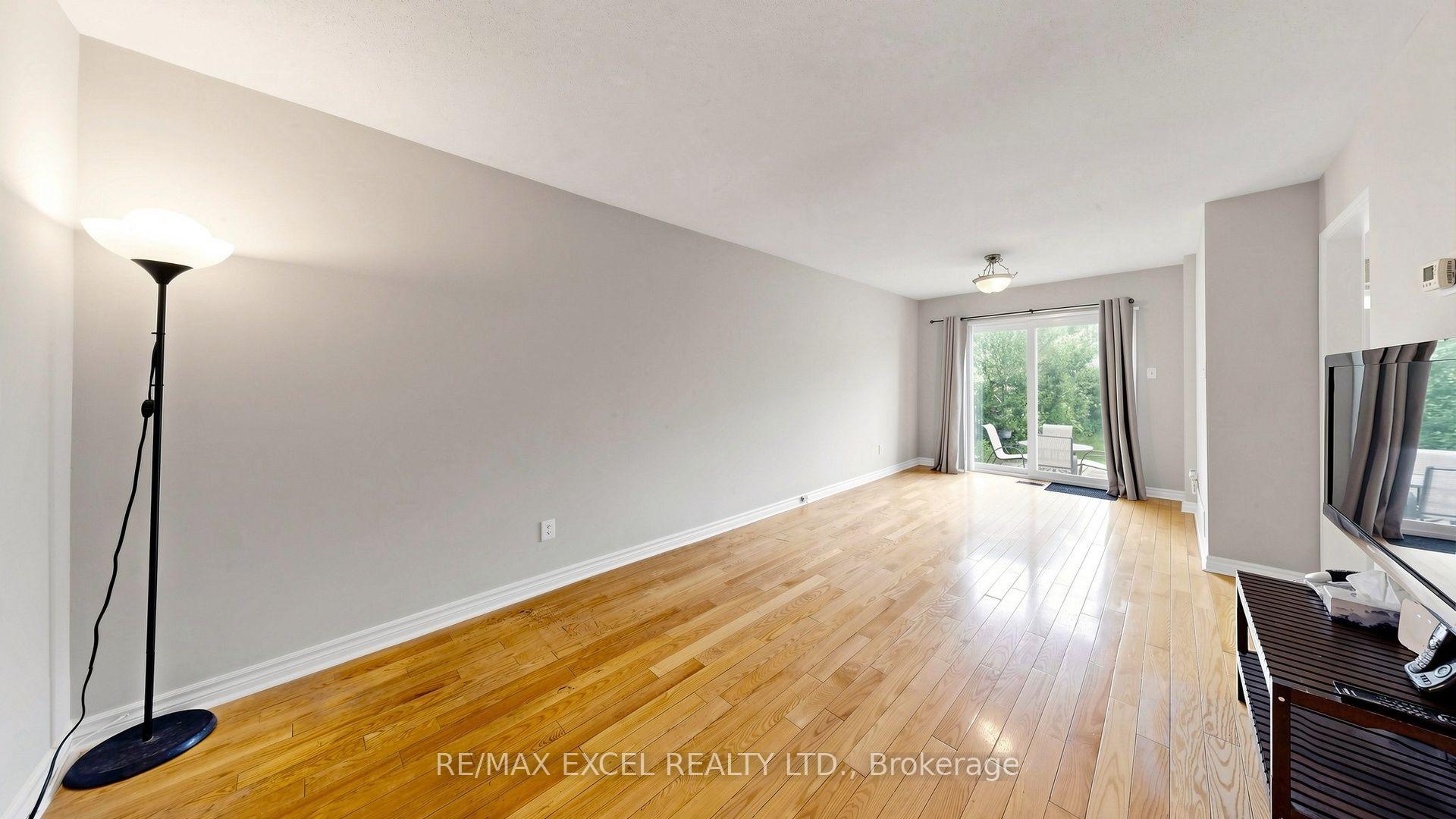 Photo 3 of 21 Spangler Road, Markham, Middlefield — HOMEH