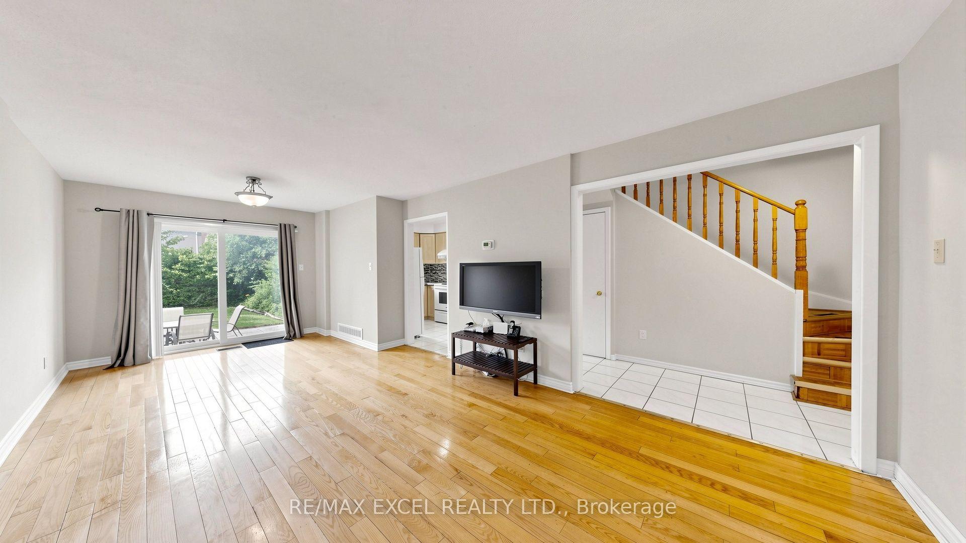 Photo 4 of 21 Spangler Road, Markham, Middlefield — HOMEH