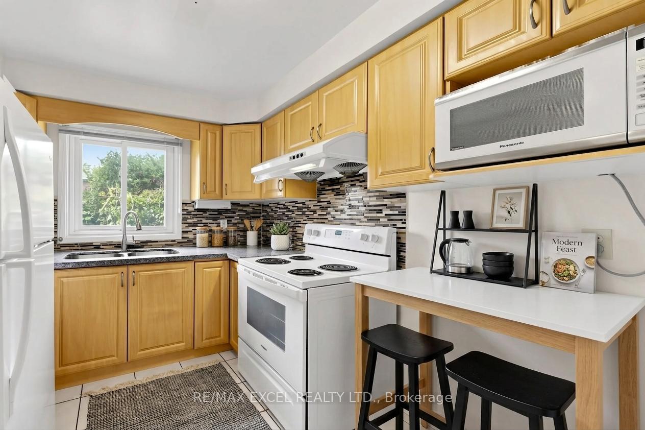 Photo 6 of 21 Spangler Road, Markham, Middlefield — HOMEH