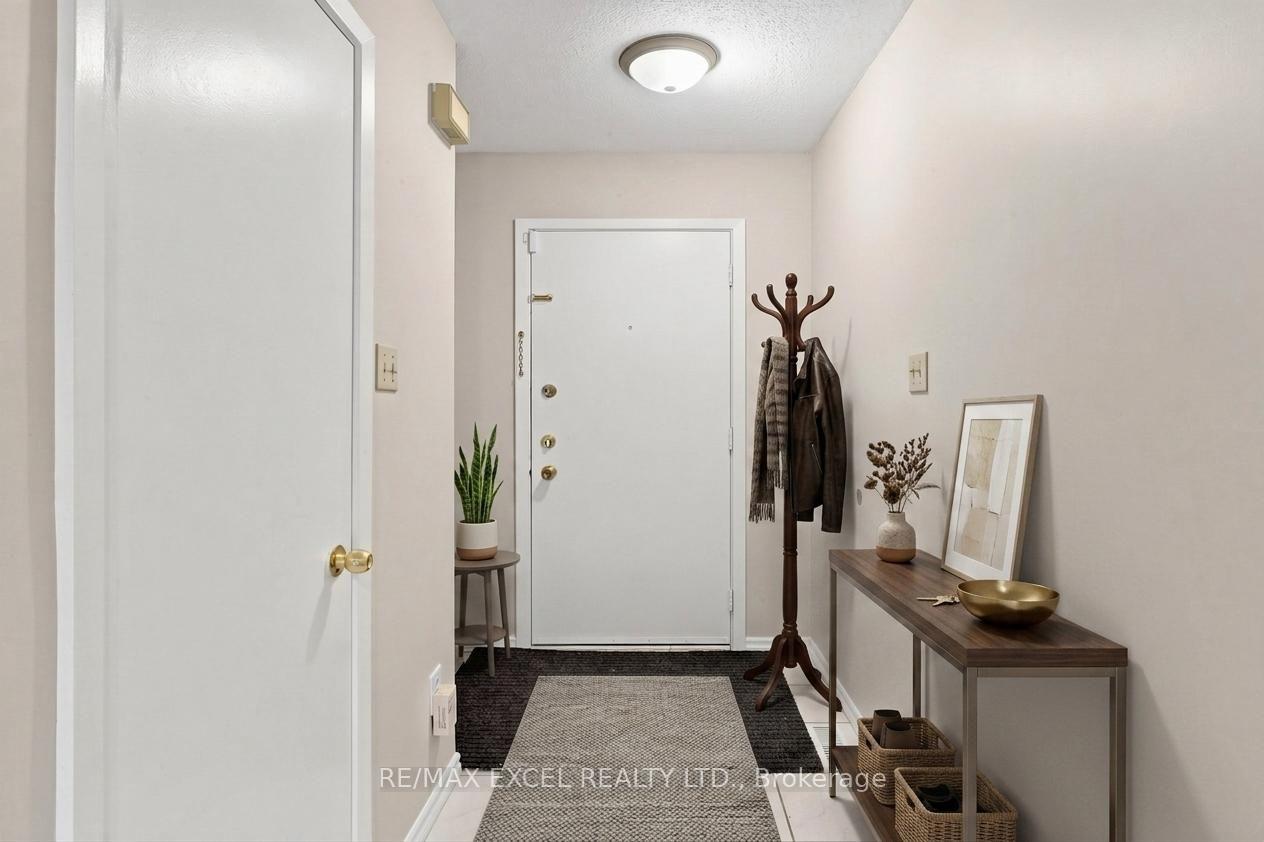 Photo 9 of 21 Spangler Road, Markham, Middlefield — HOMEH
