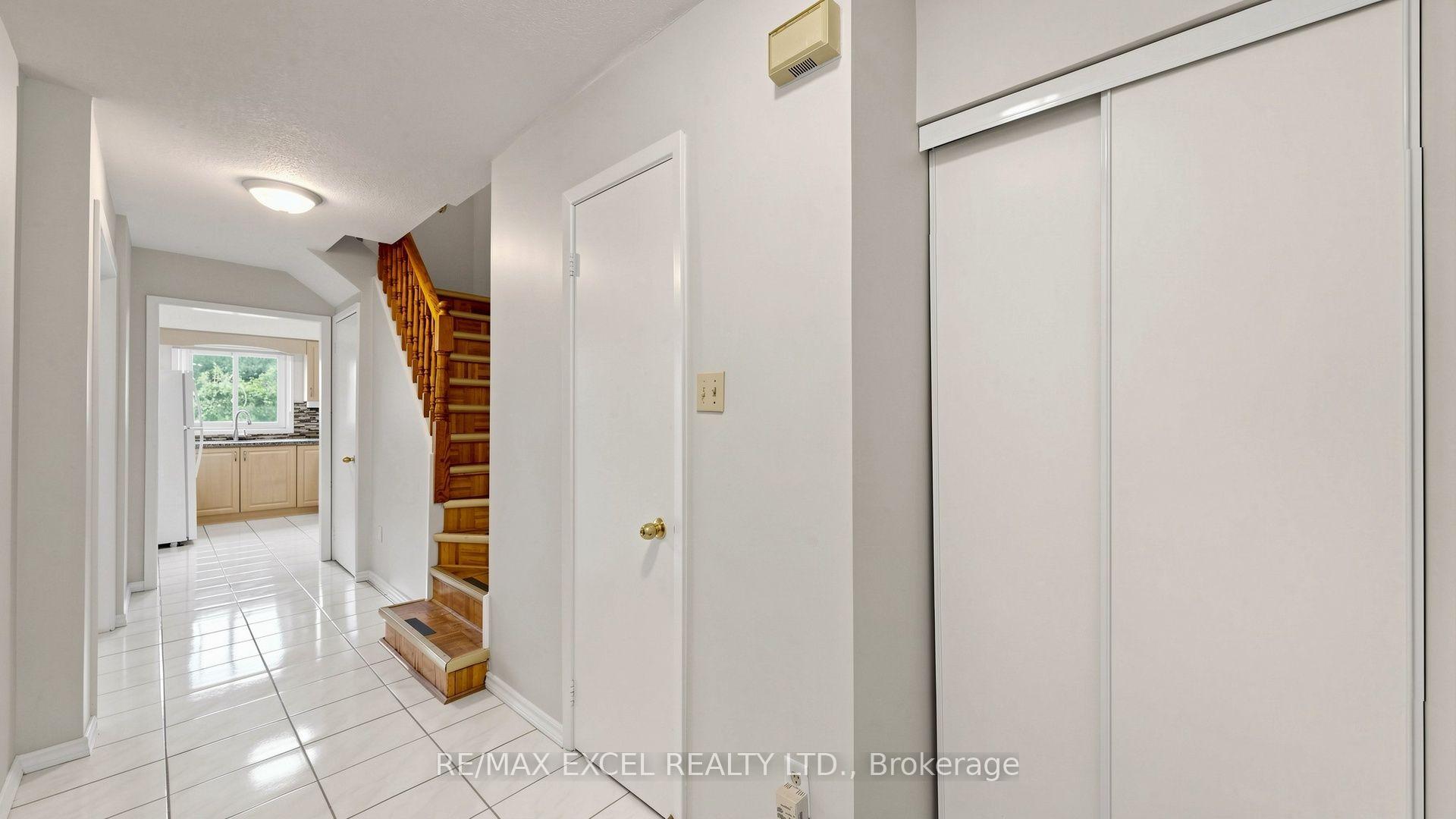 Photo 10 of 21 Spangler Road, Markham, Middlefield — HOMEH