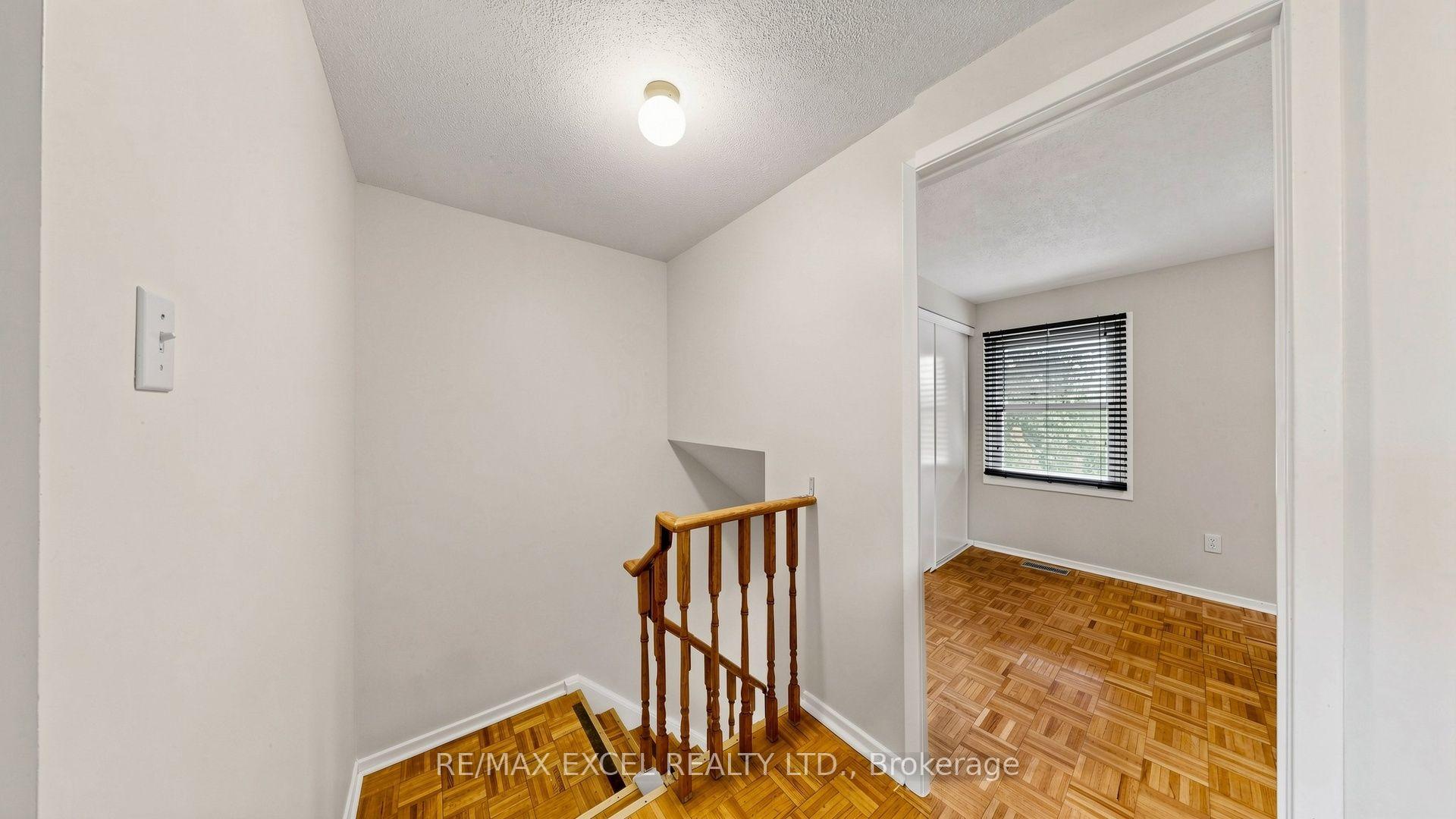 Photo 12 of 21 Spangler Road, Markham, Middlefield — HOMEH