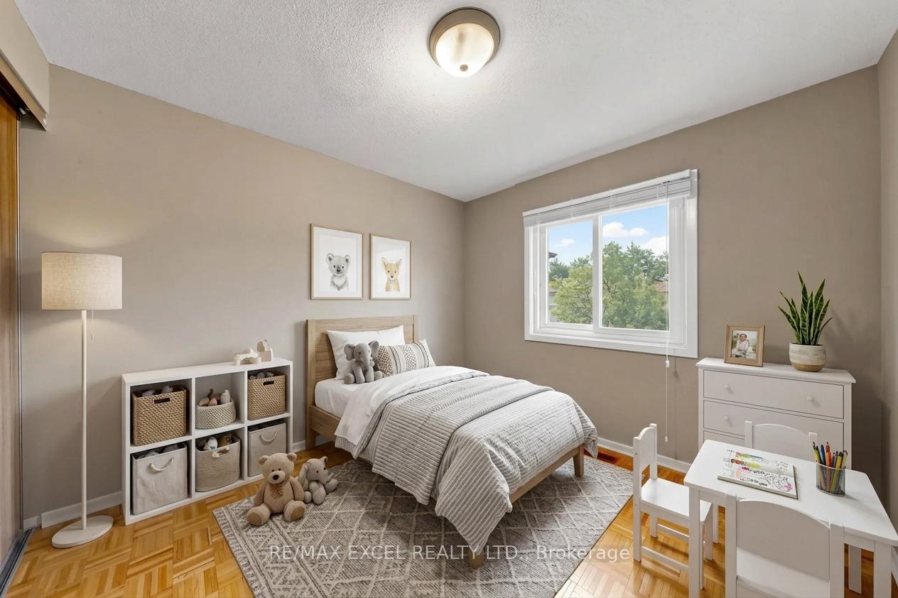Photo 17 of 21 Spangler Road, Markham, Middlefield — HOMEH