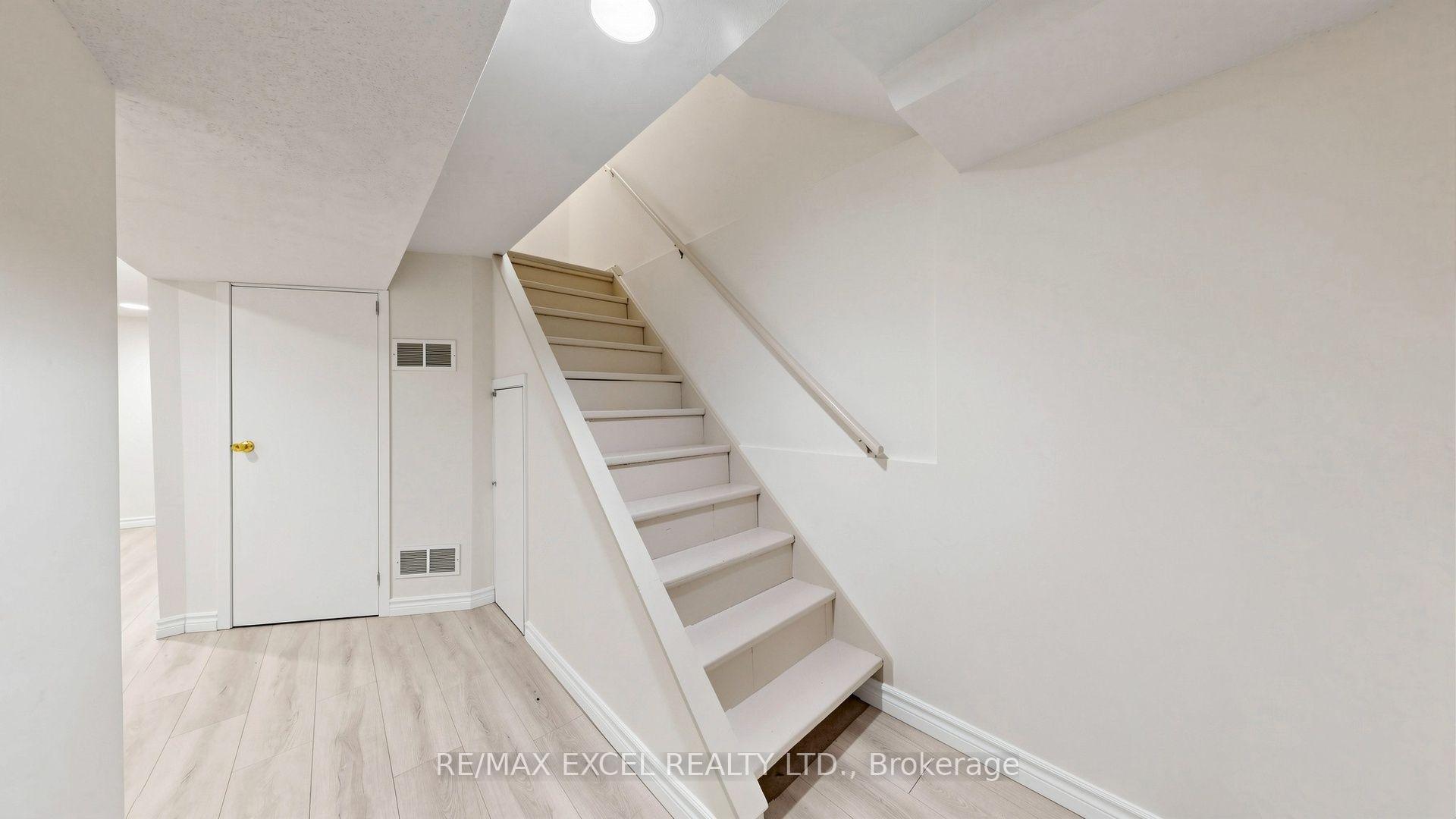 Photo 24 of 21 Spangler Road, Markham, Middlefield — HOMEH