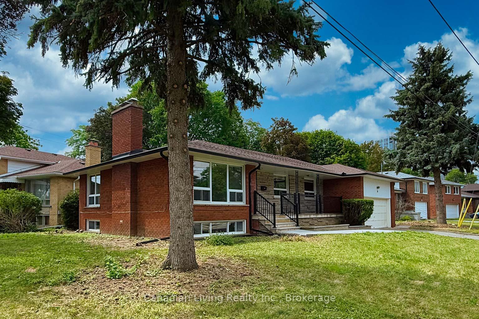 Photo 3 of 39 Silverview Drive, North York, Newtonbrook East — HOMEH