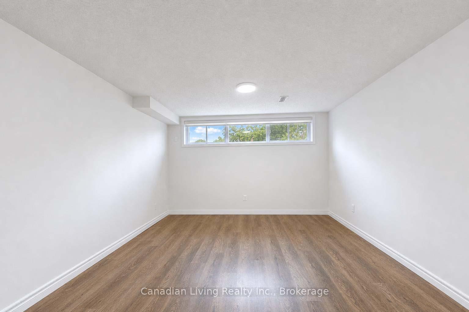Photo 5 of 39 Silverview Drive, North York, Newtonbrook East — HOMEH