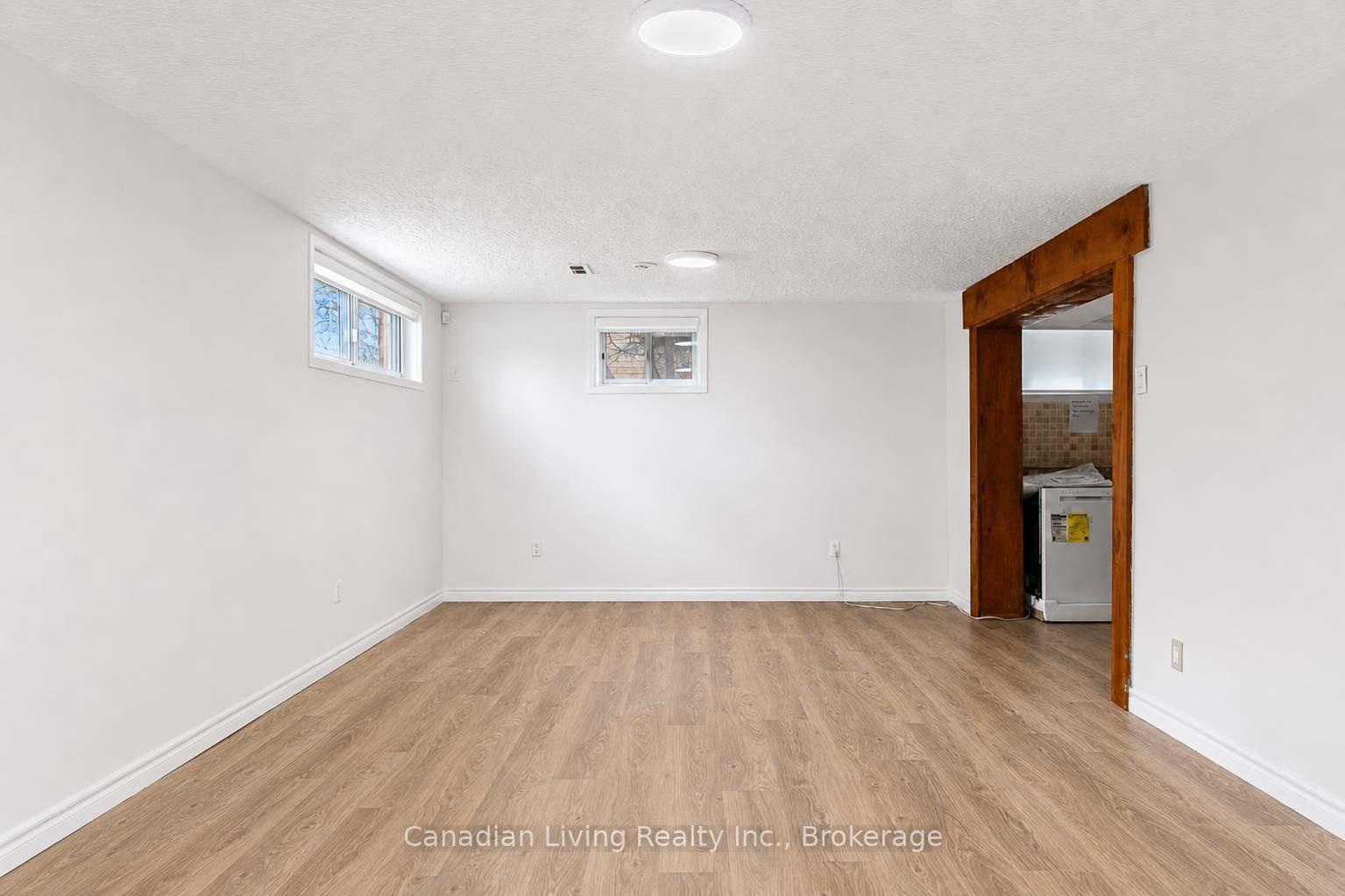 Photo 6 of 39 Silverview Drive, North York, Newtonbrook East — HOMEH