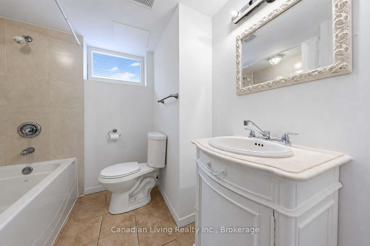 Photo 9 of 39 Silverview Drive, North York, Newtonbrook East — HOMEH
