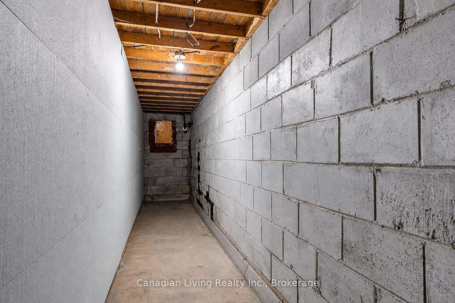 Photo 15 of 39 Silverview Drive, North York, Newtonbrook East — HOMEH