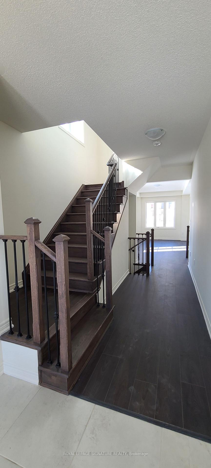 Photo 4 of 75 Kenesky Drive, Hamilton, Waterdown — HOMEH