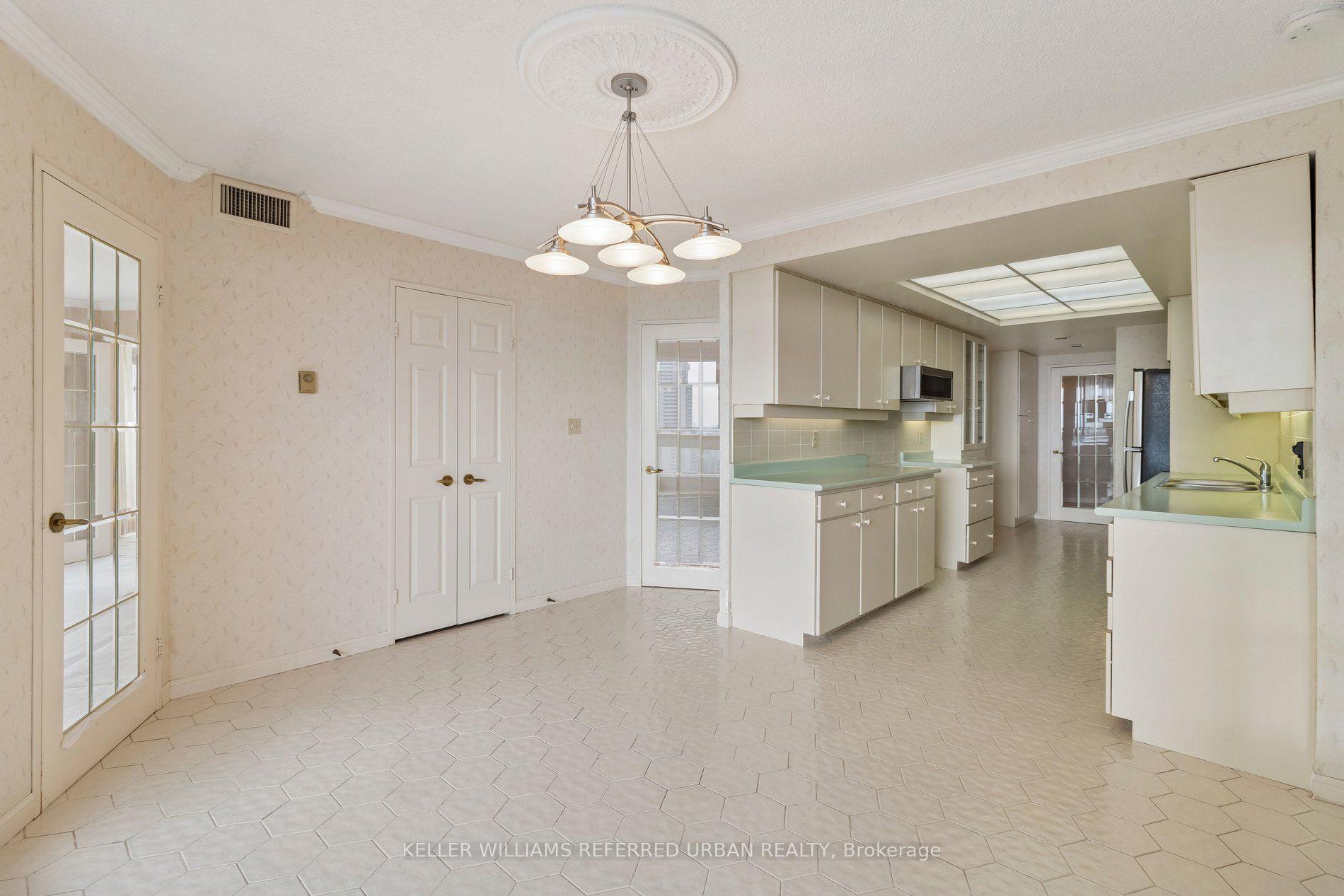 Photo 15 of Unit 2103, 85 Skymark Drive, North York, Hillcrest Village — HOMEH