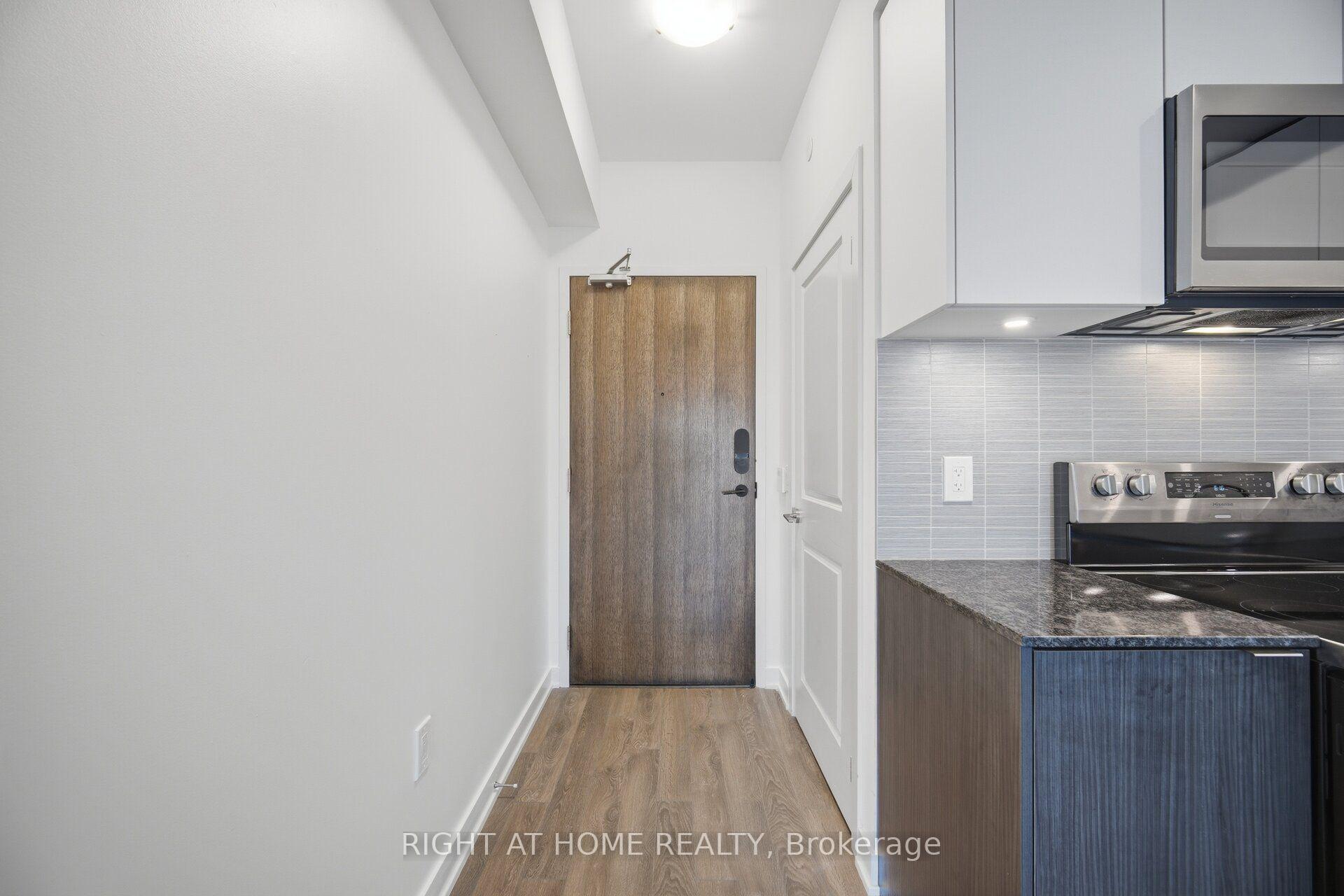 Photo 6 of Unit 714, 100 Eagle Rock Way, Vaughan, Rural Vaughan — HOMEH