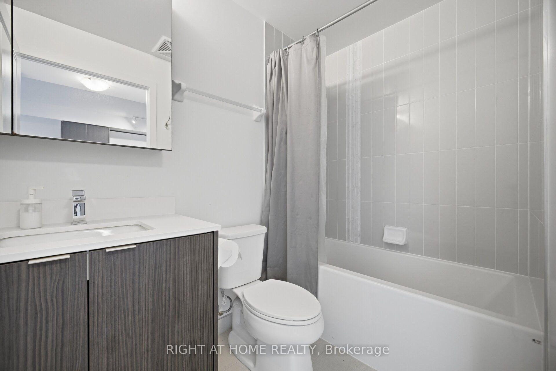 Photo 19 of Unit 714, 100 Eagle Rock Way, Vaughan, Rural Vaughan — HOMEH