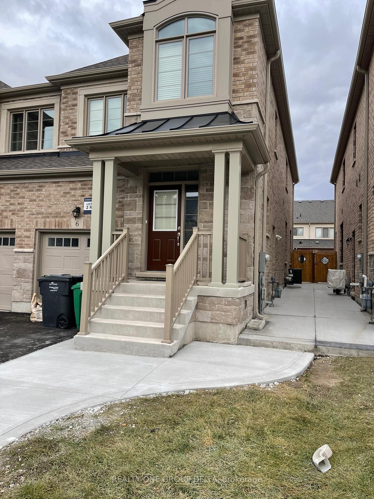 Photo 2 of 6 Quinton (Upper Level) Ridge, Brampton, Bram West — HOMEH