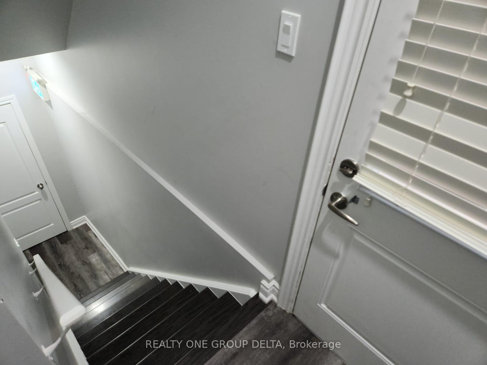 Photo 4 of 6 Quinton (Upper Level) Ridge, Brampton, Bram West — HOMEH