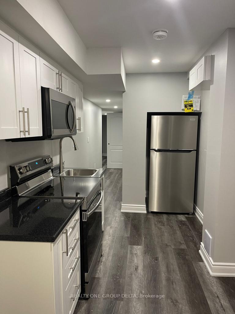 Photo 11 of 6 Quinton (Upper Level) Ridge, Brampton, Bram West — HOMEH