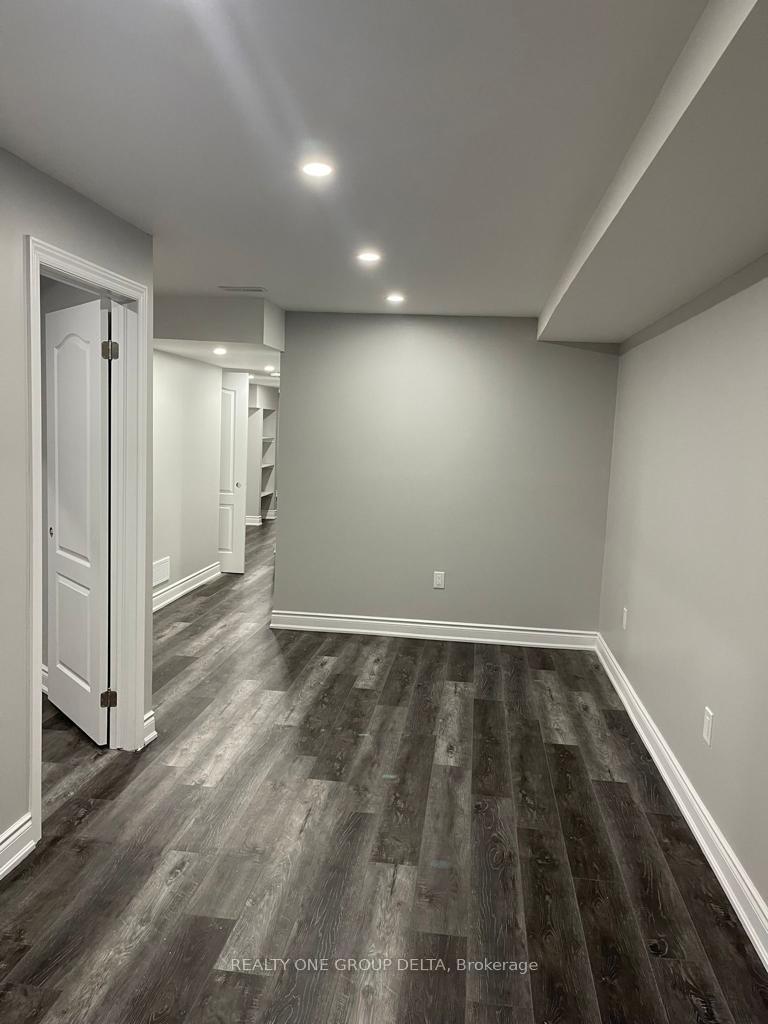Photo 13 of 6 Quinton (Upper Level) Ridge, Brampton, Bram West — HOMEH