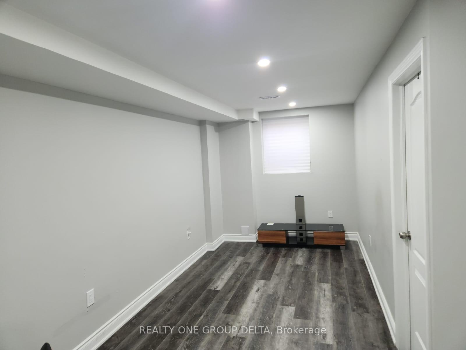 Photo 14 of 6 Quinton (Upper Level) Ridge, Brampton, Bram West — HOMEH