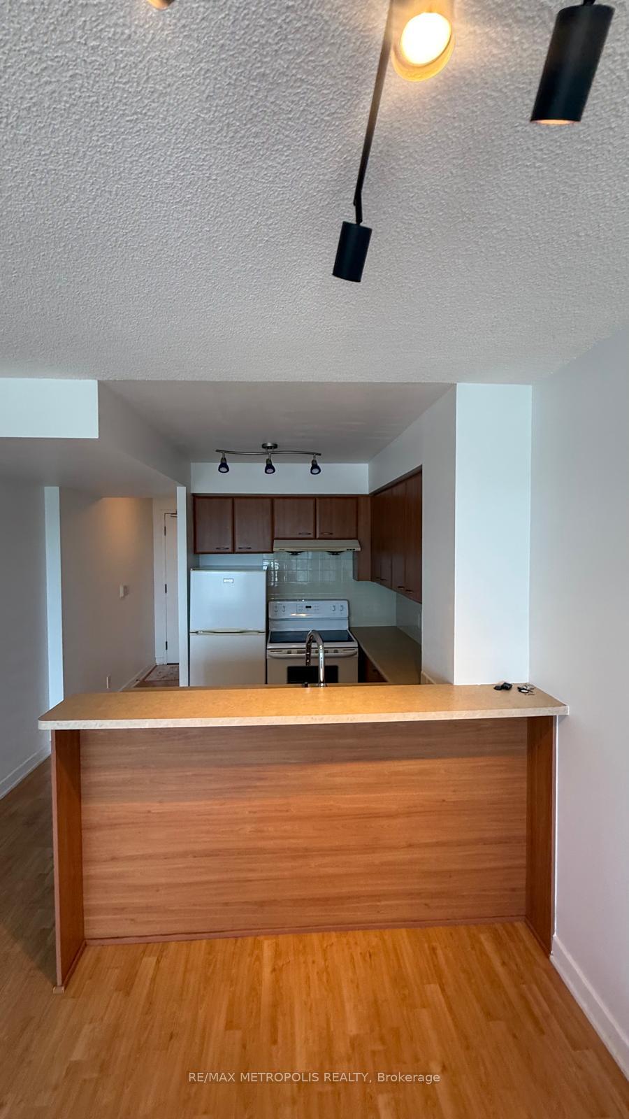 Photo 6 of Unit 1203, 36 Lee Centre Drive, Scarborough, Woburn — HOMEH