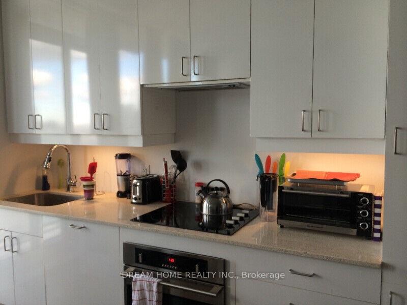 Photo 2 of Unit Ph310, 426 University Avenue, Toronto, Kensington-Chinatown — HOMEH