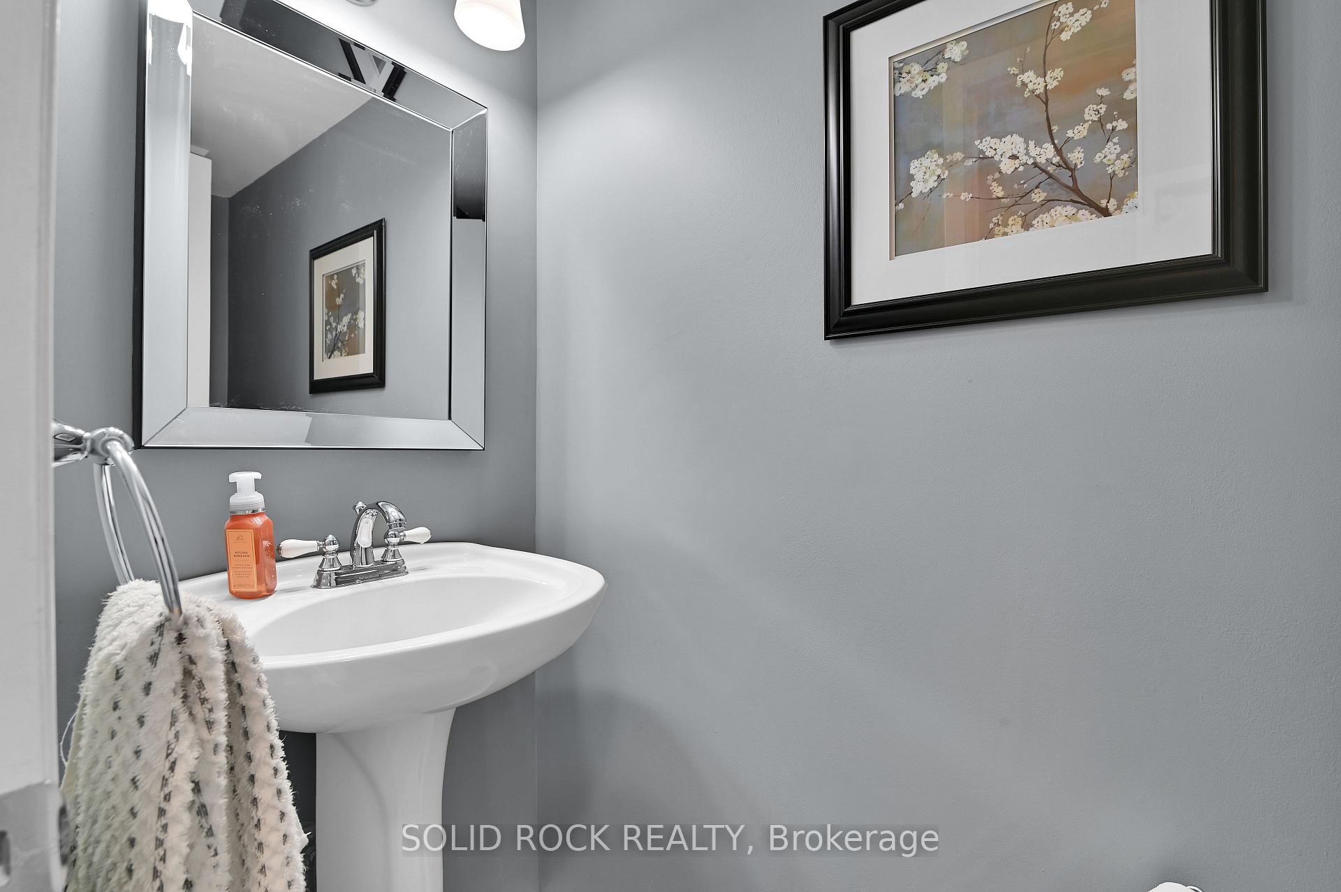Photo 5 of 74 Pickwick Drive, Ottawa, Barrhaven - Cedargrove/Fraserdale — HOMEH