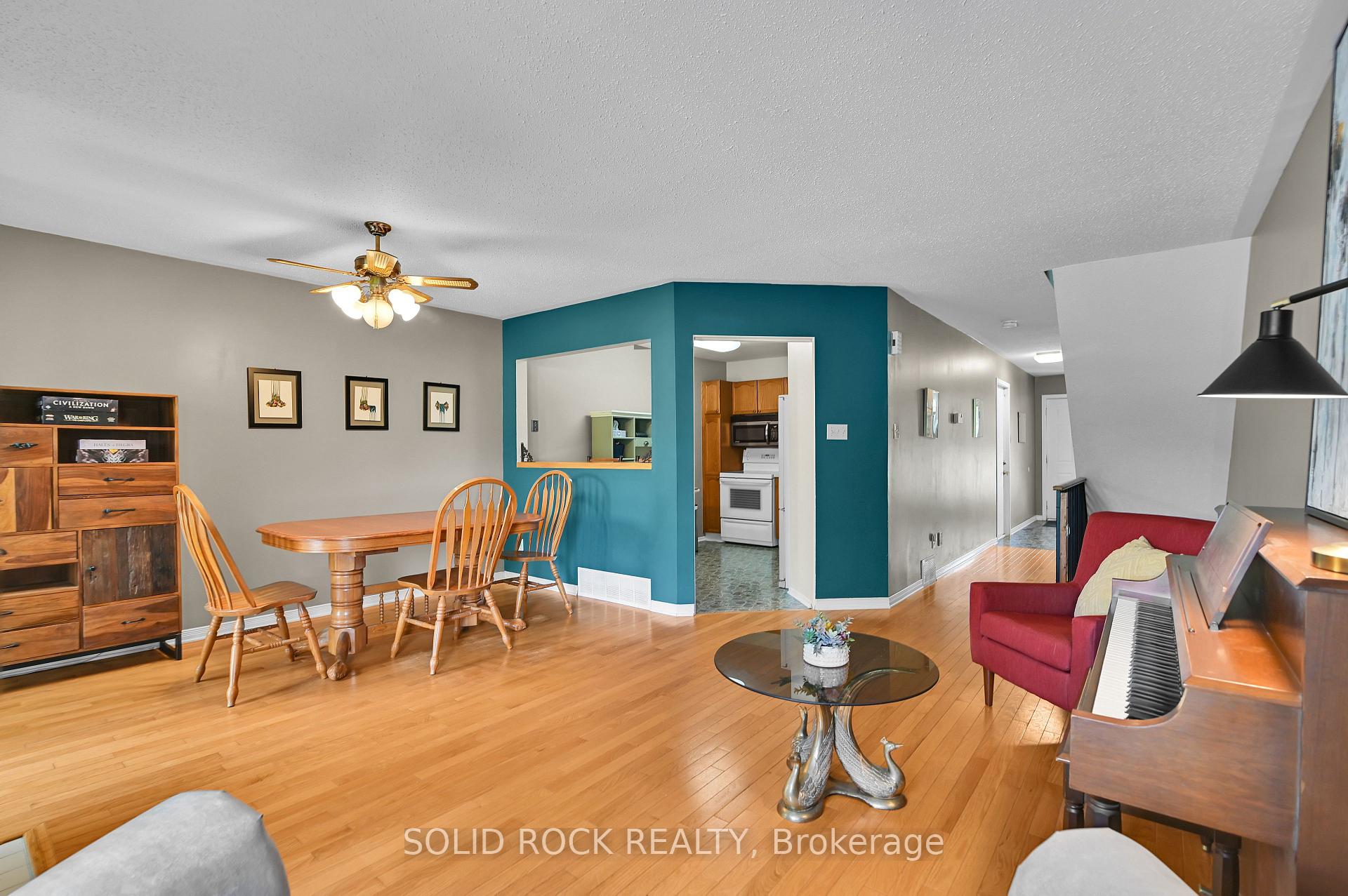 Photo 11 of 74 Pickwick Drive, Ottawa, Barrhaven - Cedargrove/Fraserdale — HOMEH