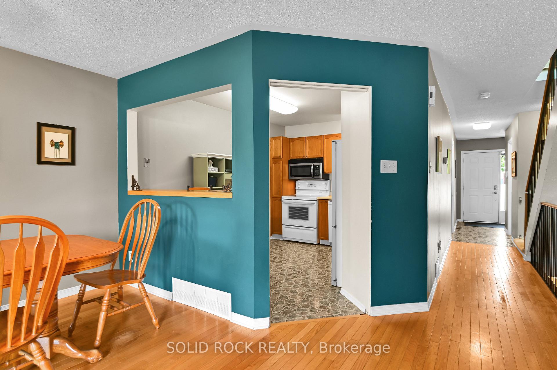 Photo 12 of 74 Pickwick Drive, Ottawa, Barrhaven - Cedargrove/Fraserdale — HOMEH