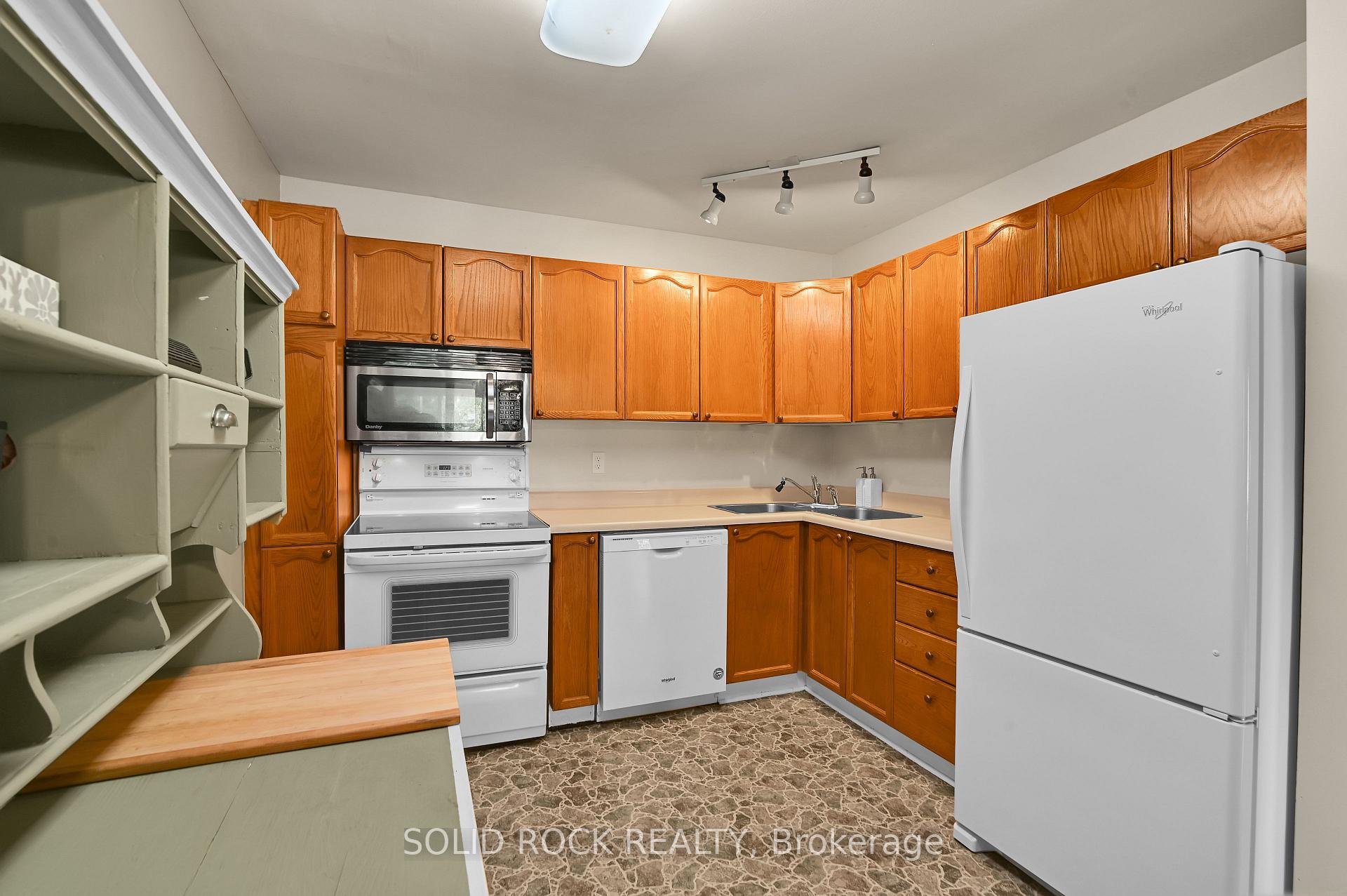 Photo 16 of 74 Pickwick Drive, Ottawa, Barrhaven - Cedargrove/Fraserdale — HOMEH