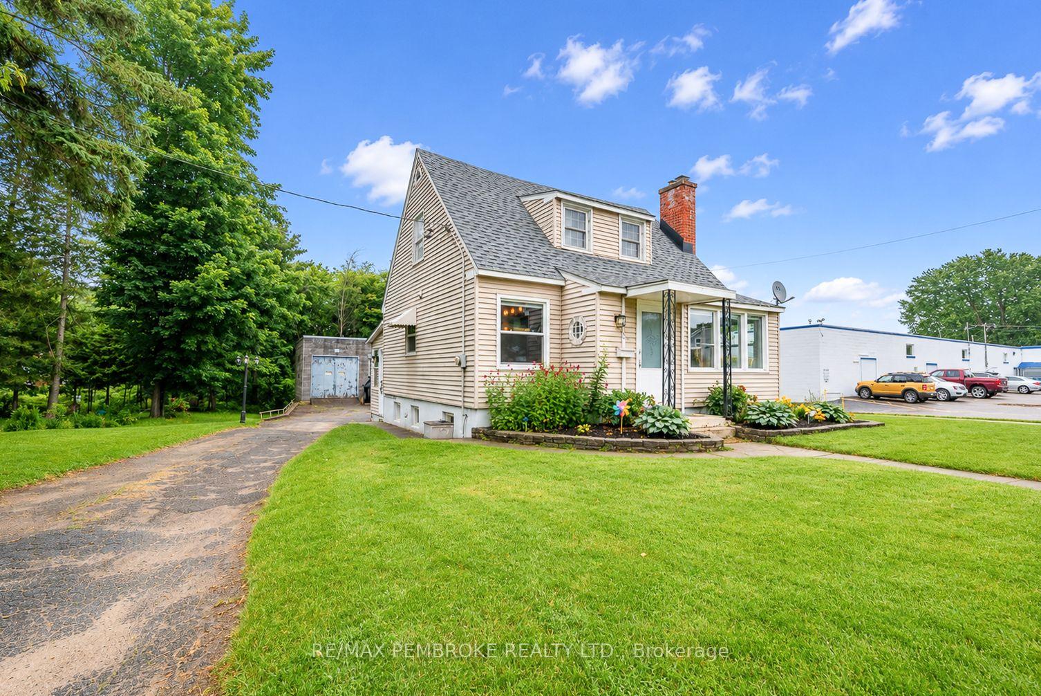 Photo 2 of 739 Front Street, Pembroke, Pembroke — HOMEH