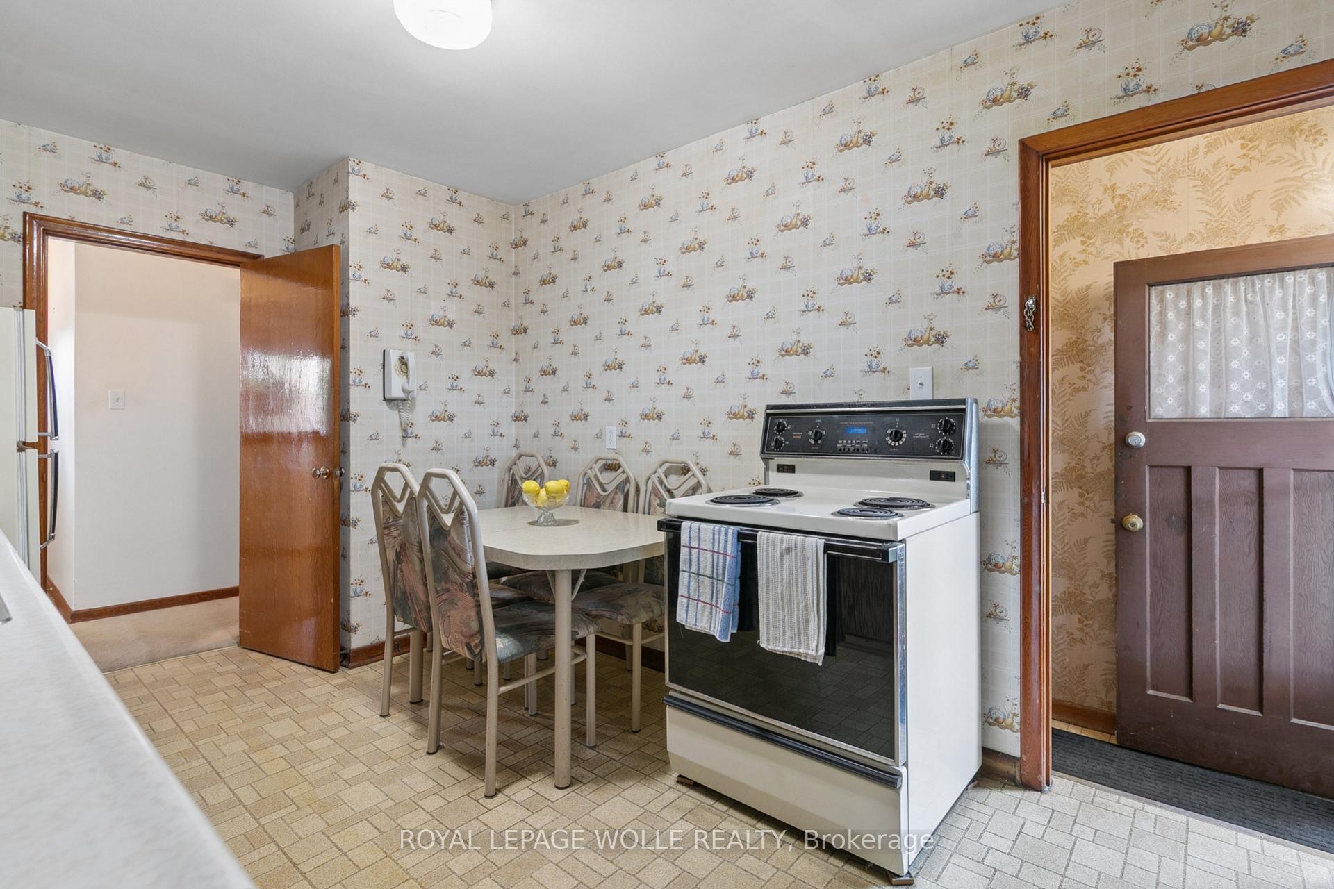 Photo 9 of 74 Ross Avenue, Kitchener, Eastwood — HOMEH