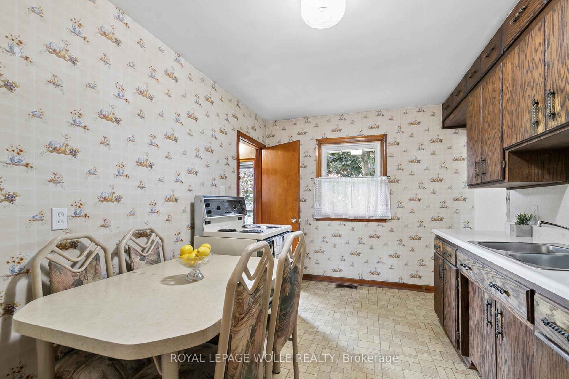 Photo 11 of 74 Ross Avenue, Kitchener, Eastwood — HOMEH