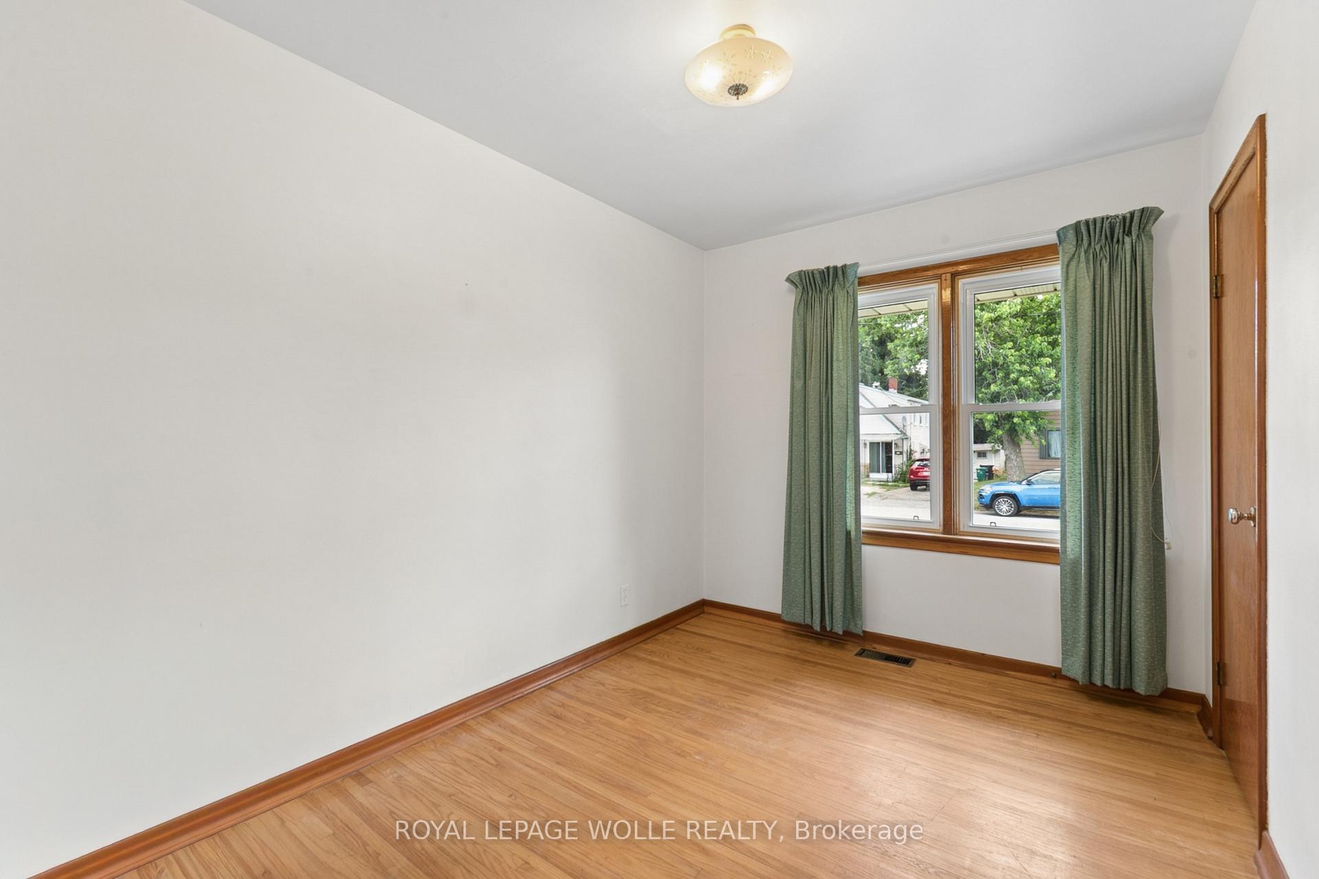 Photo 12 of 74 Ross Avenue, Kitchener, Eastwood — HOMEH