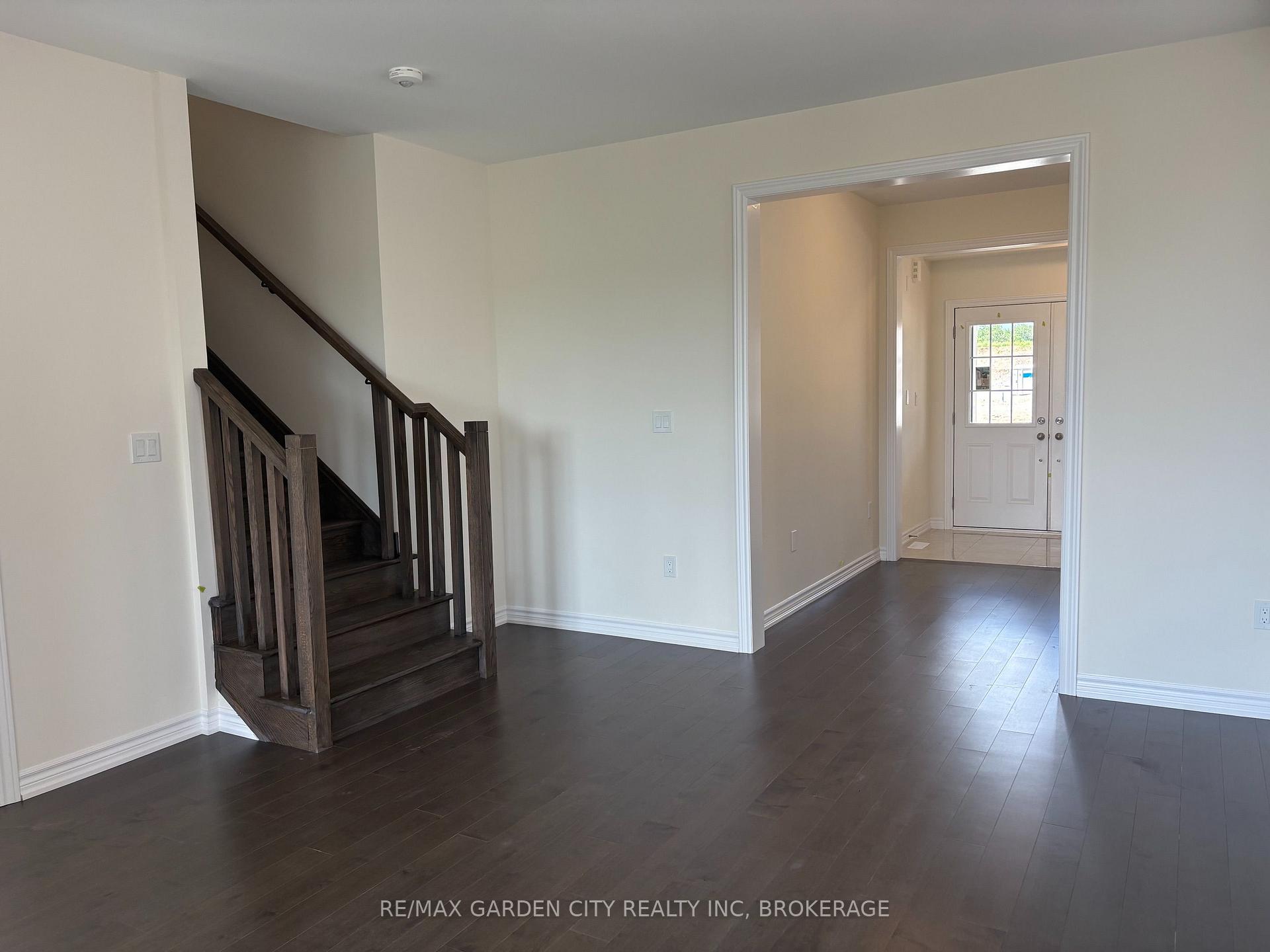 Photo 6 of 31 Postill Street, Brant, Paris — HOMEH