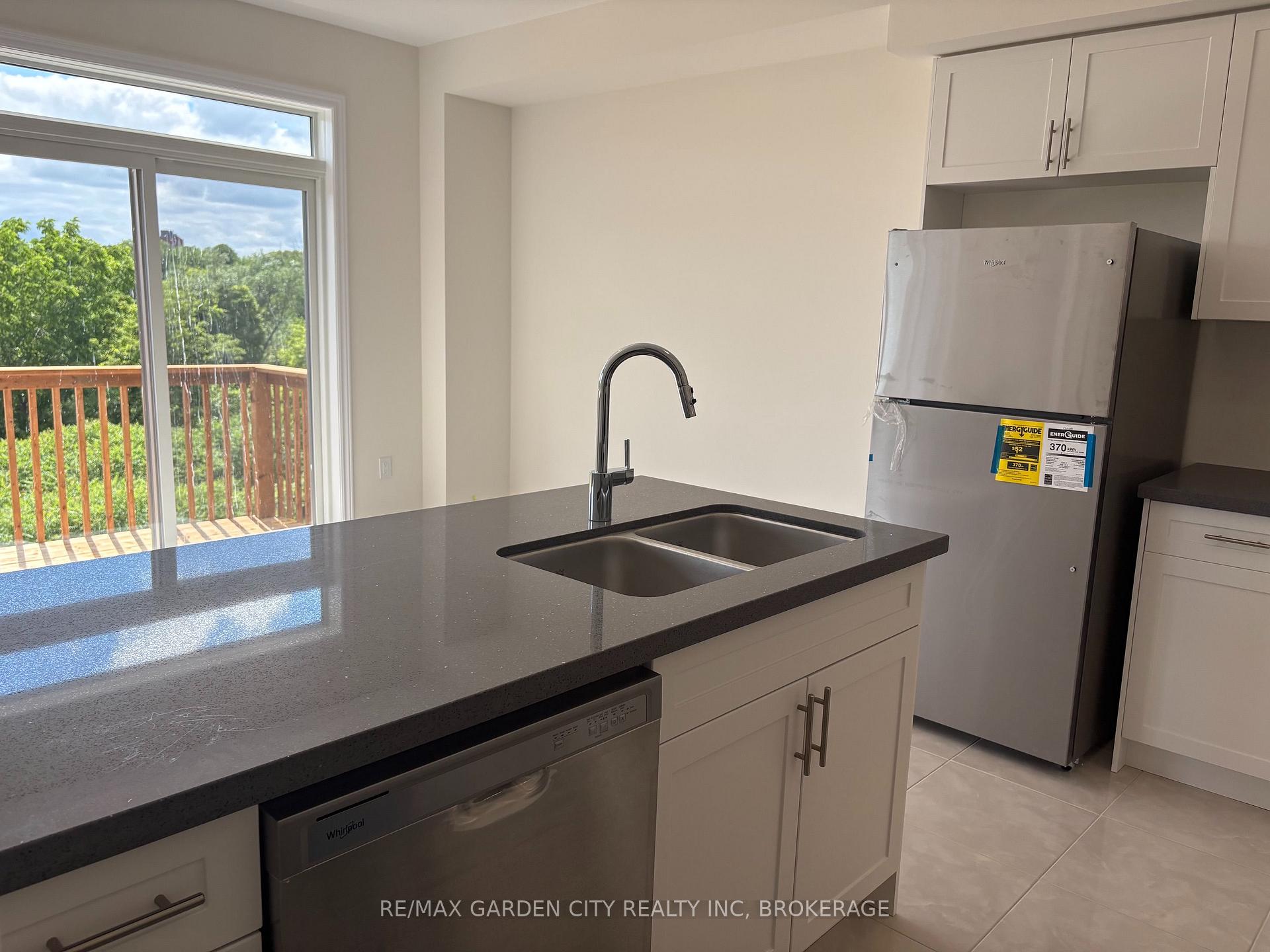 Photo 13 of 31 Postill Street, Brant, Paris — HOMEH