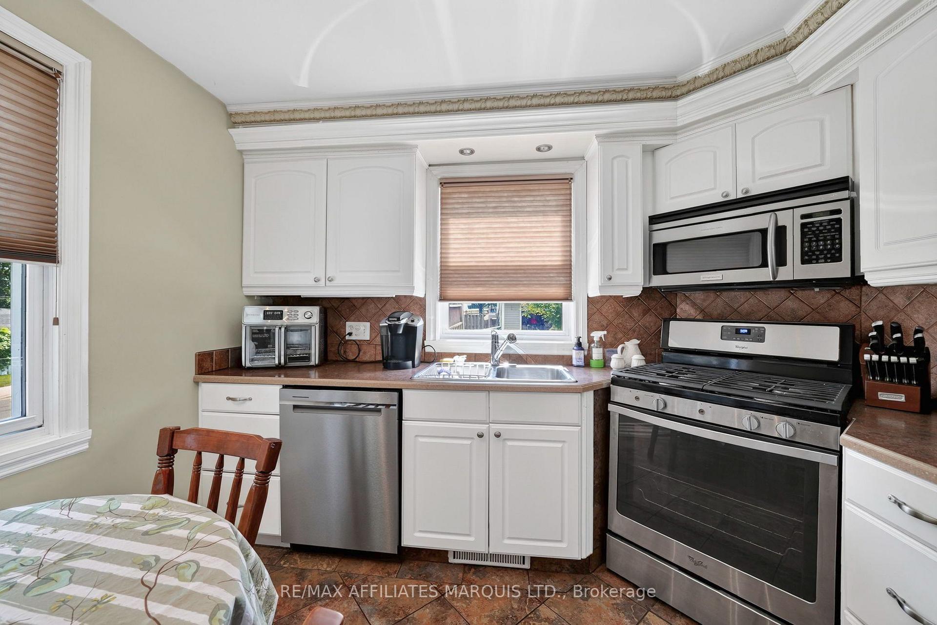 Photo 10 of 300 Gardner Avenue, Cornwall, Cornwall — HOMEH