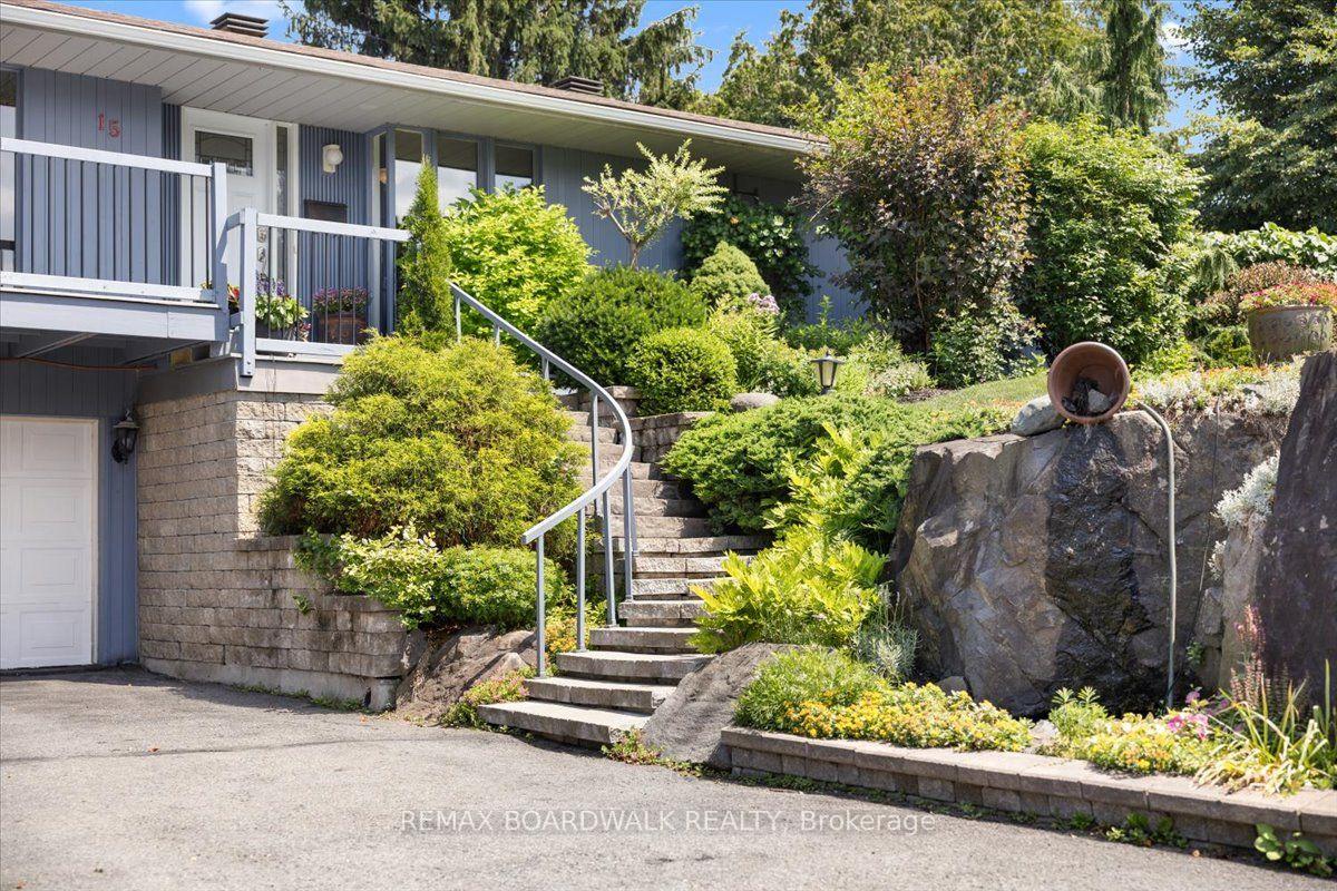 Photo 2 of 15 Selwyn Crescent, Ottawa, Kanata - Beaverbrook — HOMEH