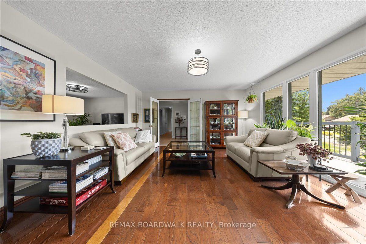 Photo 10 of 15 Selwyn Crescent, Ottawa, Kanata - Beaverbrook — HOMEH