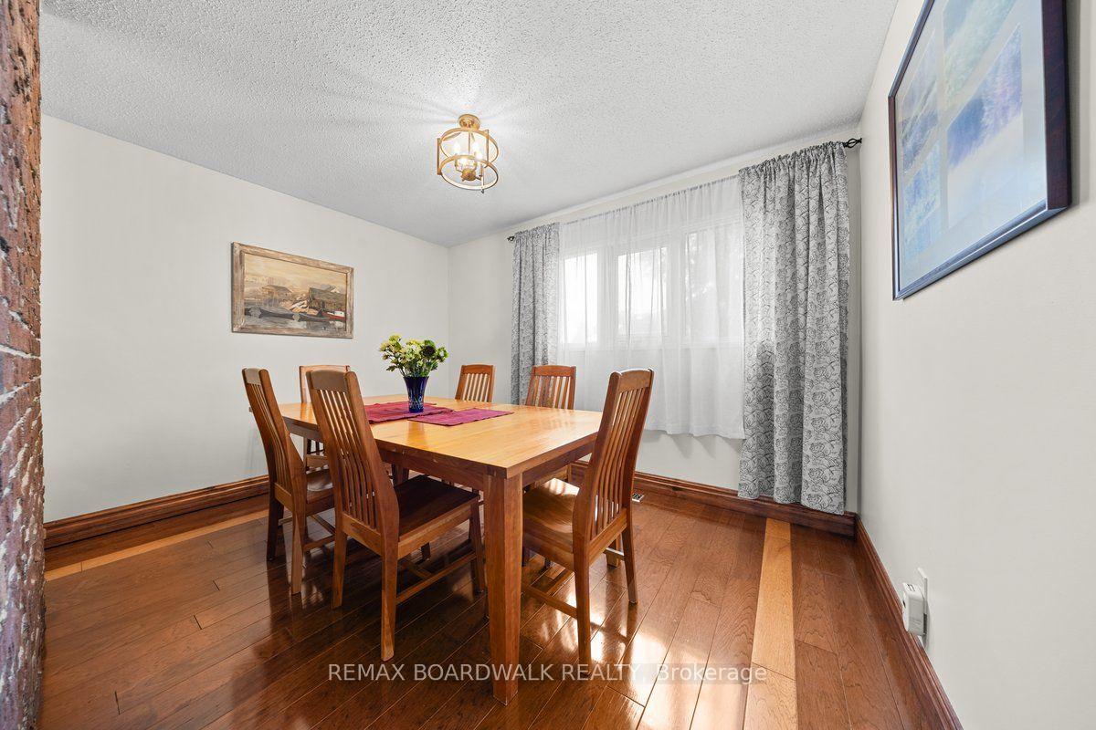 Photo 13 of 15 Selwyn Crescent, Ottawa, Kanata - Beaverbrook — HOMEH