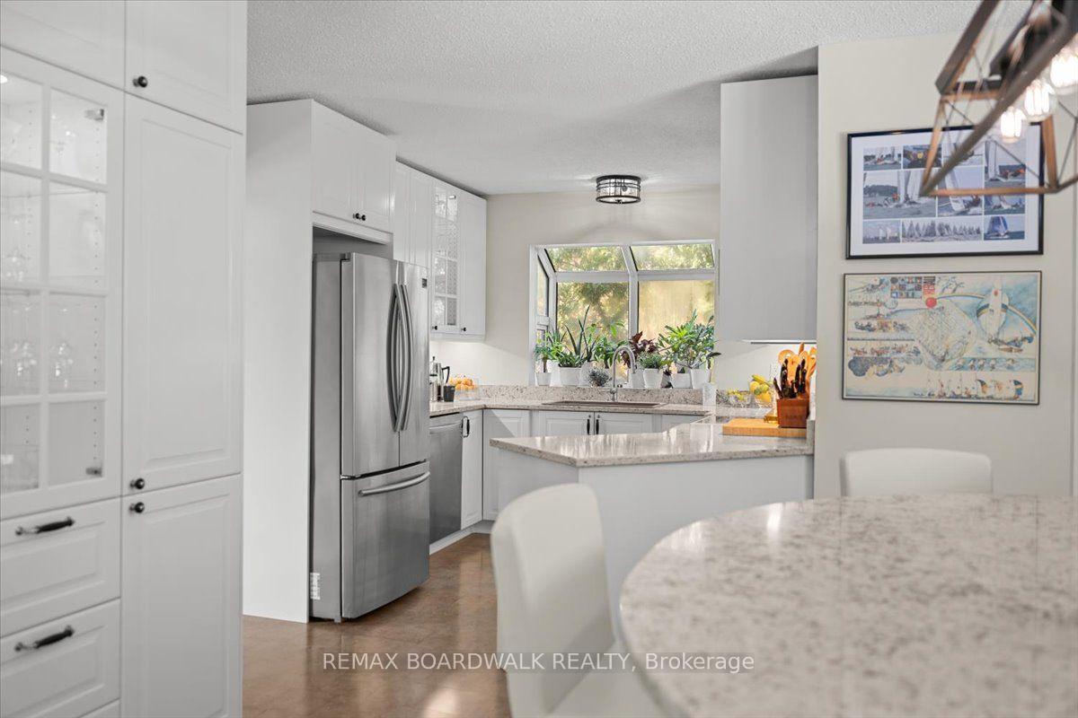 Photo 16 of 15 Selwyn Crescent, Ottawa, Kanata - Beaverbrook — HOMEH