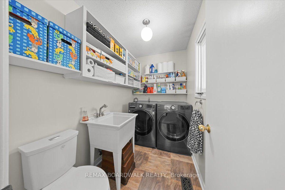 Photo 19 of 15 Selwyn Crescent, Ottawa, Kanata - Beaverbrook — HOMEH