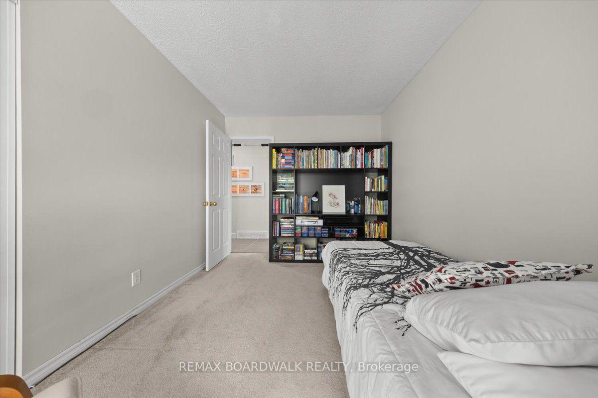 Photo 35 of 15 Selwyn Crescent, Ottawa, Kanata - Beaverbrook — HOMEH