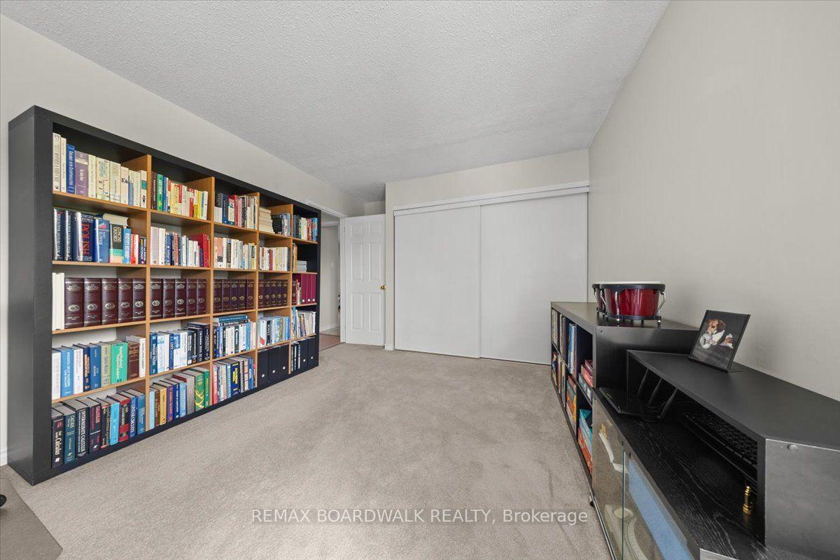 Photo 37 of 15 Selwyn Crescent, Ottawa, Kanata - Beaverbrook — HOMEH